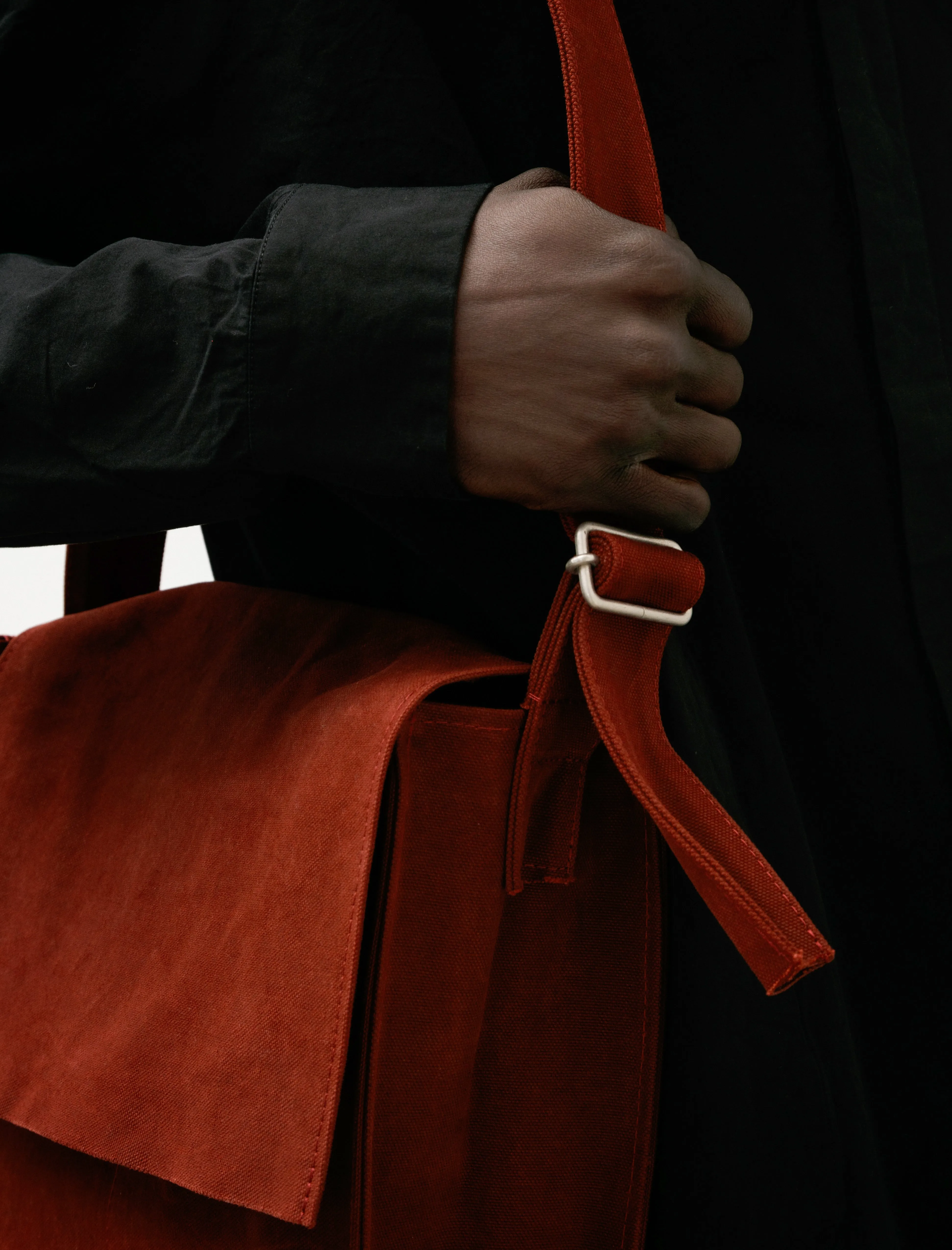 Washed Canvas Shoulder Bag Medium Burgundy sold by SHOP NEIGHBOR product image thumbnail 4