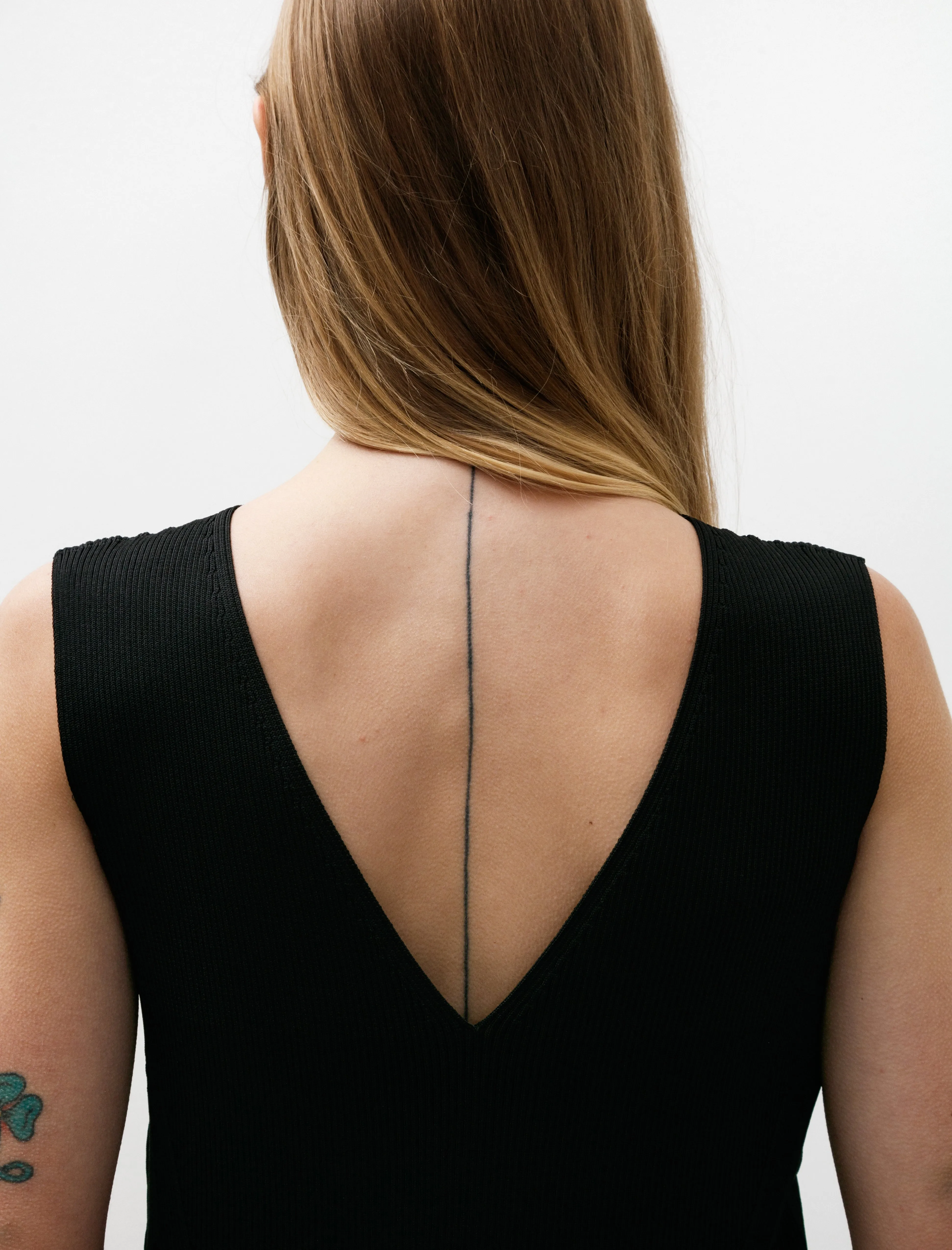 Portrait Sleeveless V-Neck Dress Black sold by SHOP NEIGHBOR product image thumbnail 4