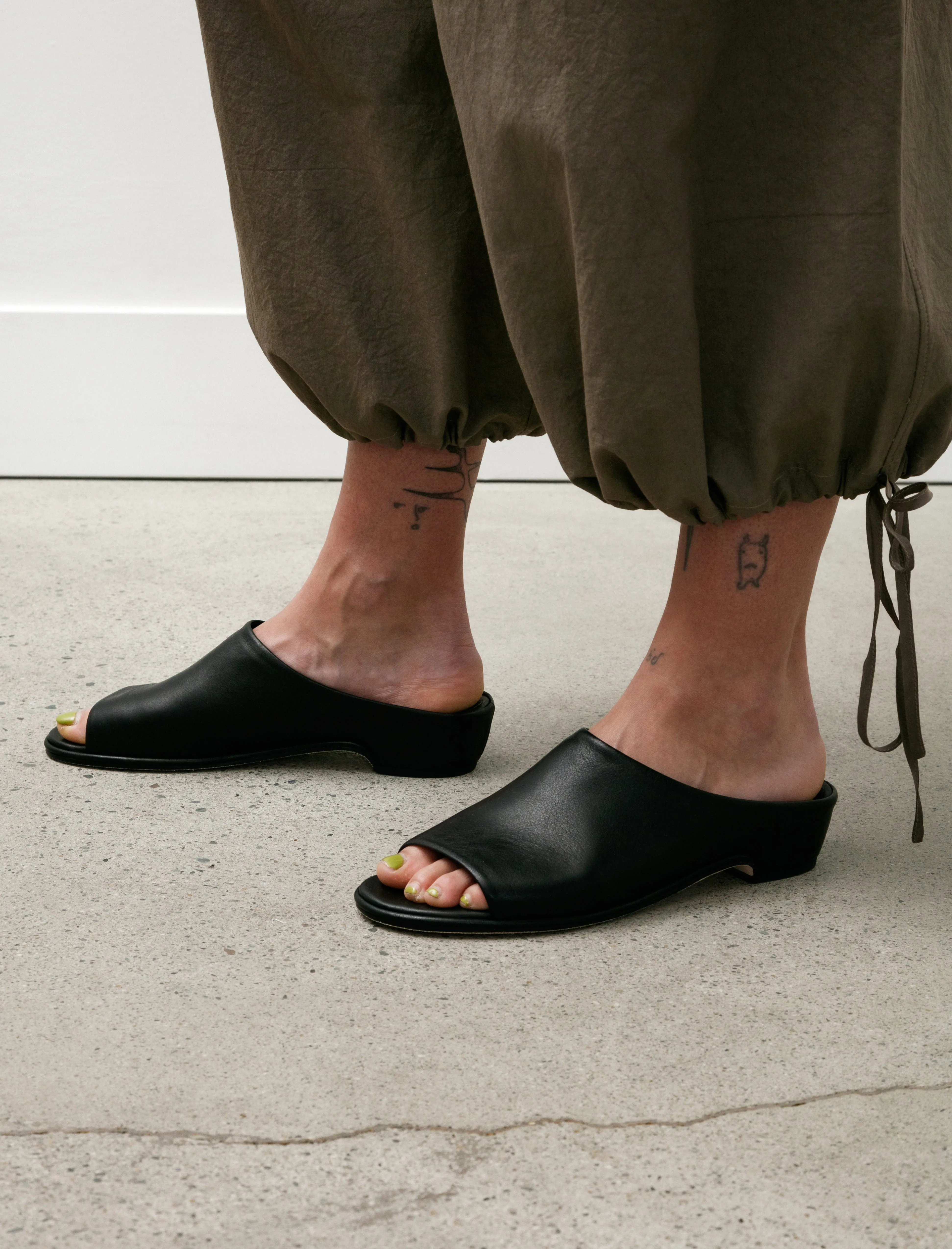 Vault Slide Black sold by SHOP NEIGHBOR product image thumbnail 2