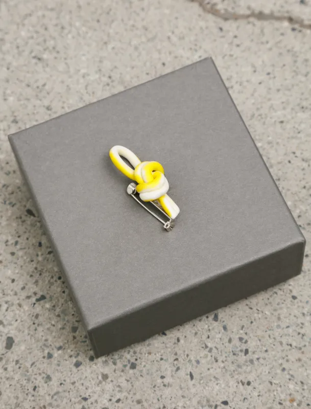 Porcelain Knot Brooch Daffodil made by SHOP NEIGHBOR