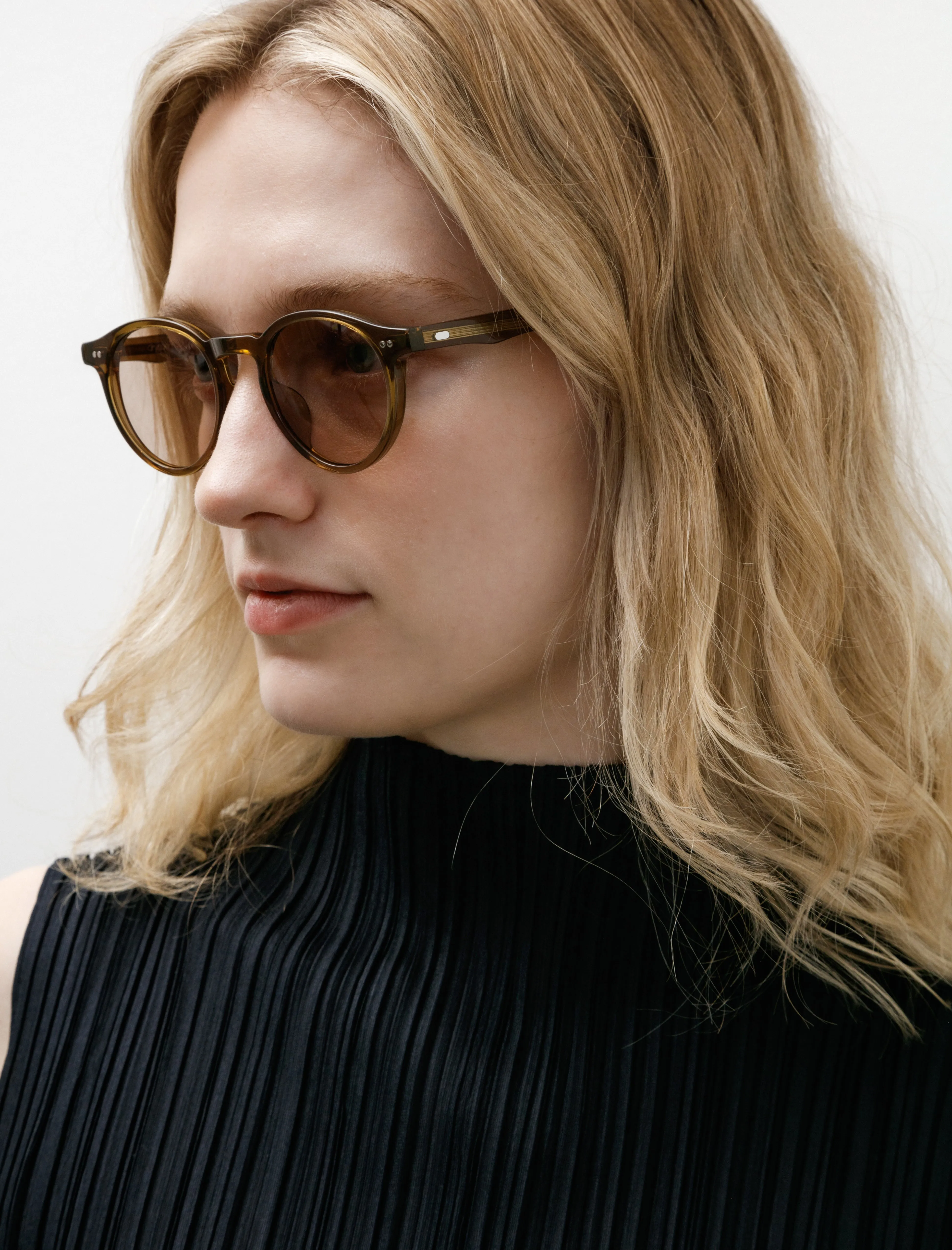 Fadro Sunglasses Olive/Light Brown sold by SHOP NEIGHBOR product image thumbnail 3