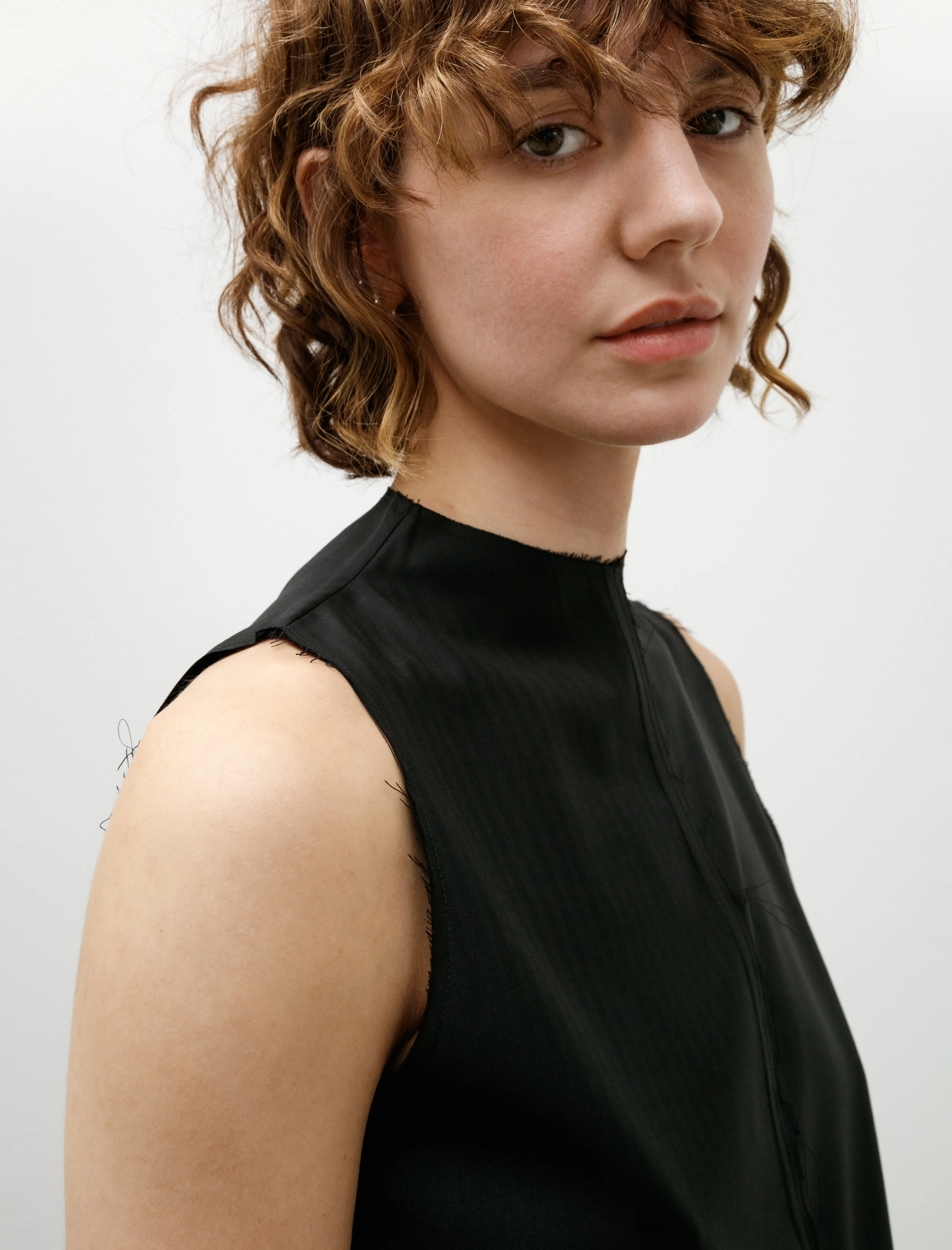 No. 322 Fine Wool Center Seams Top Black Herringbone sold by SHOP NEIGHBOR product image thumbnail 2
