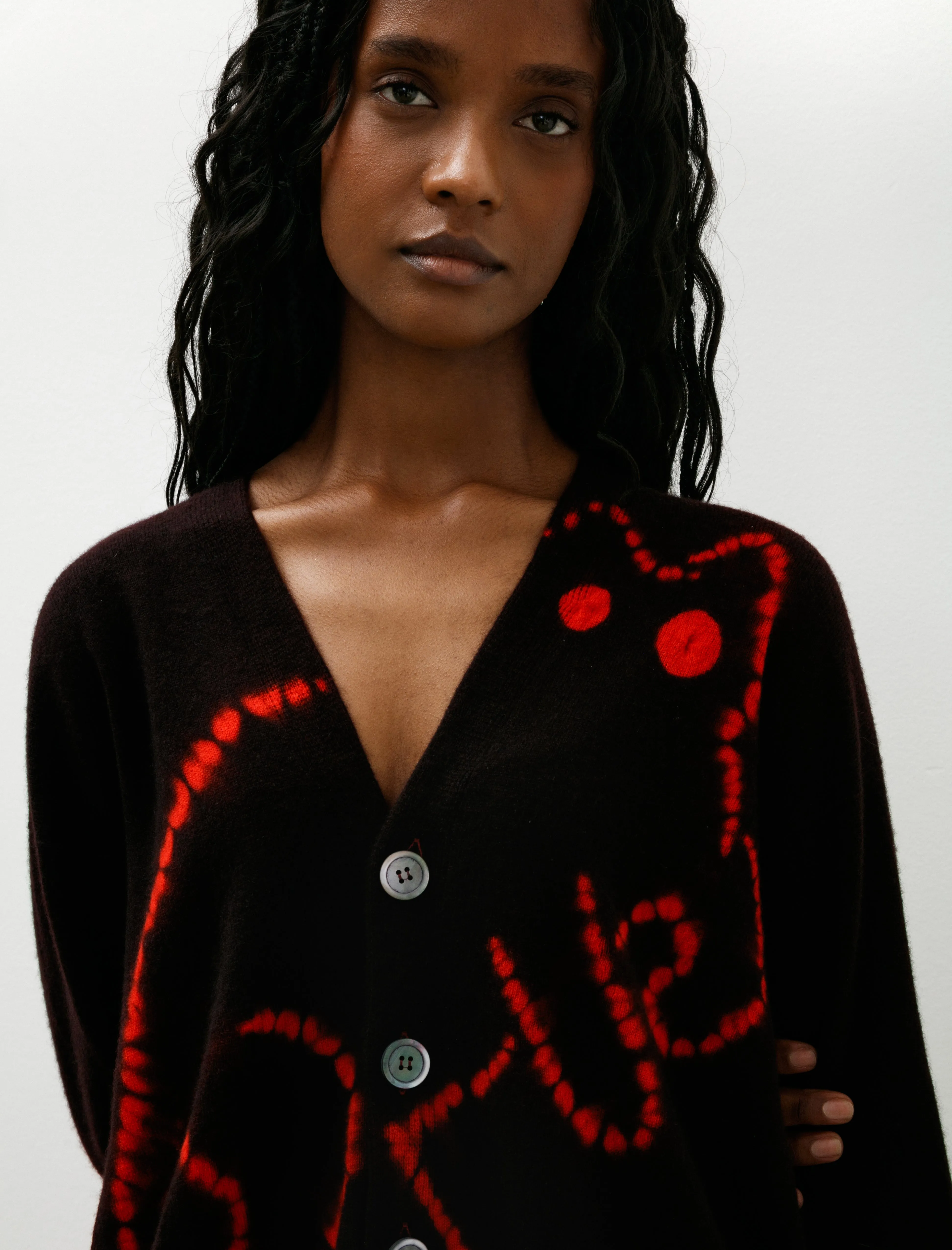 Cashmere Seamless Short Cardigan Black Red sold by SHOP NEIGHBOR product image thumbnail 2