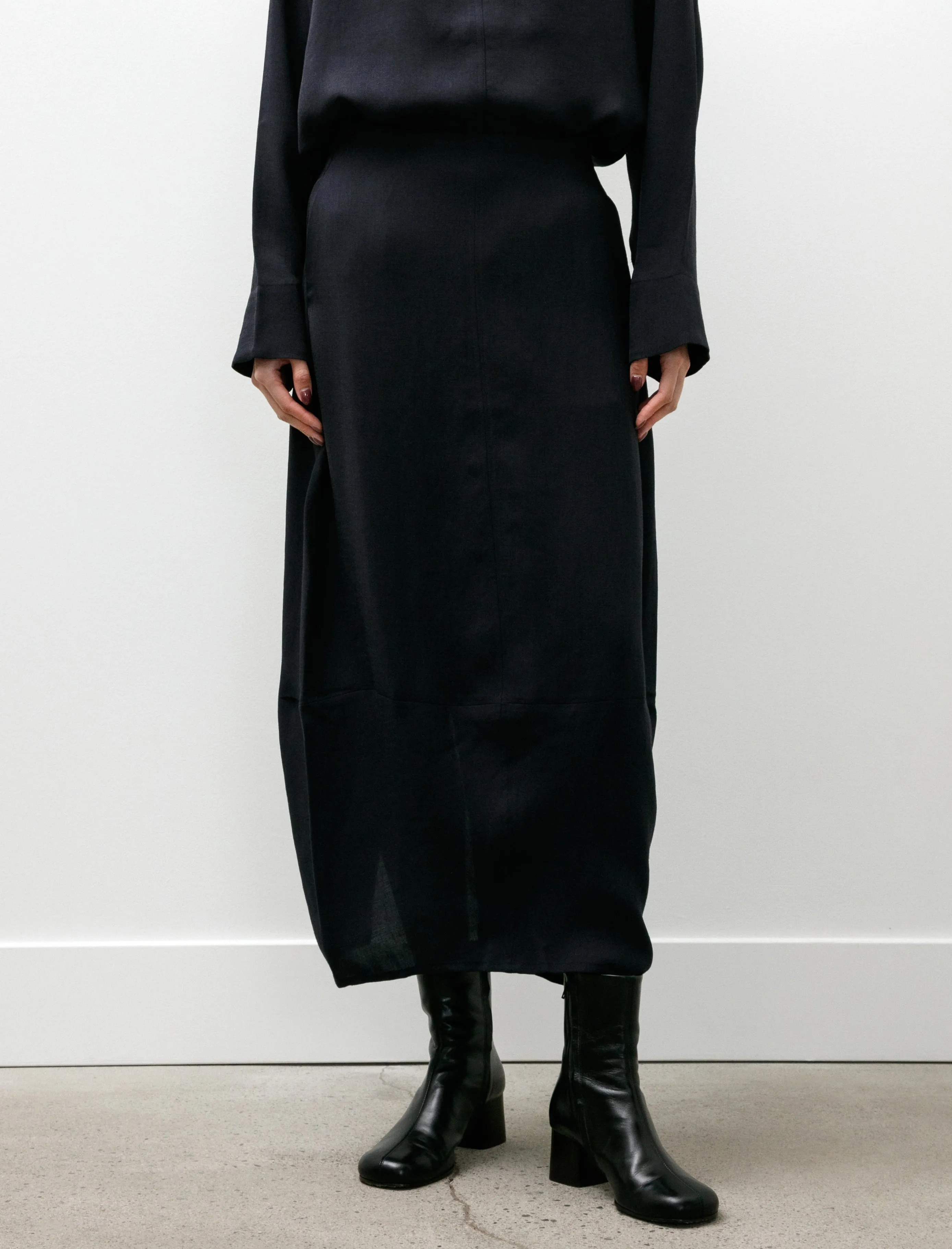 Beni Round Skirt Linenlike Twill Darkest Navy sold by SHOP NEIGHBOR product image thumbnail 2