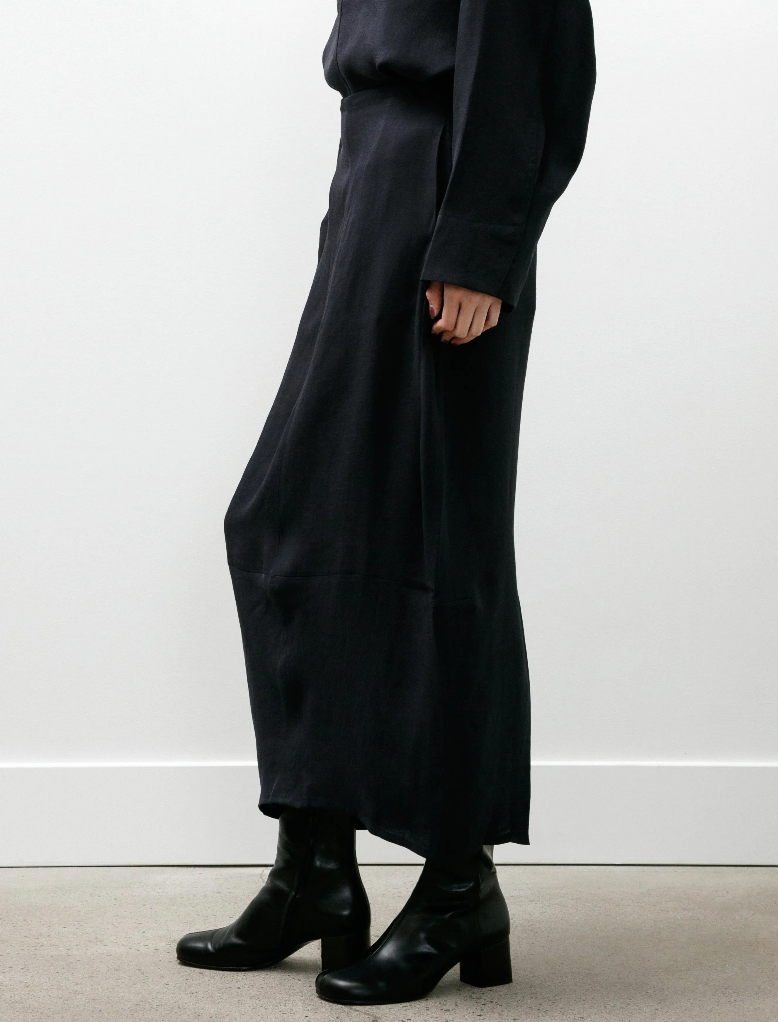 Beni Round Skirt Linenlike Twill Darkest Navy sold by SHOP NEIGHBOR product image thumbnail 4