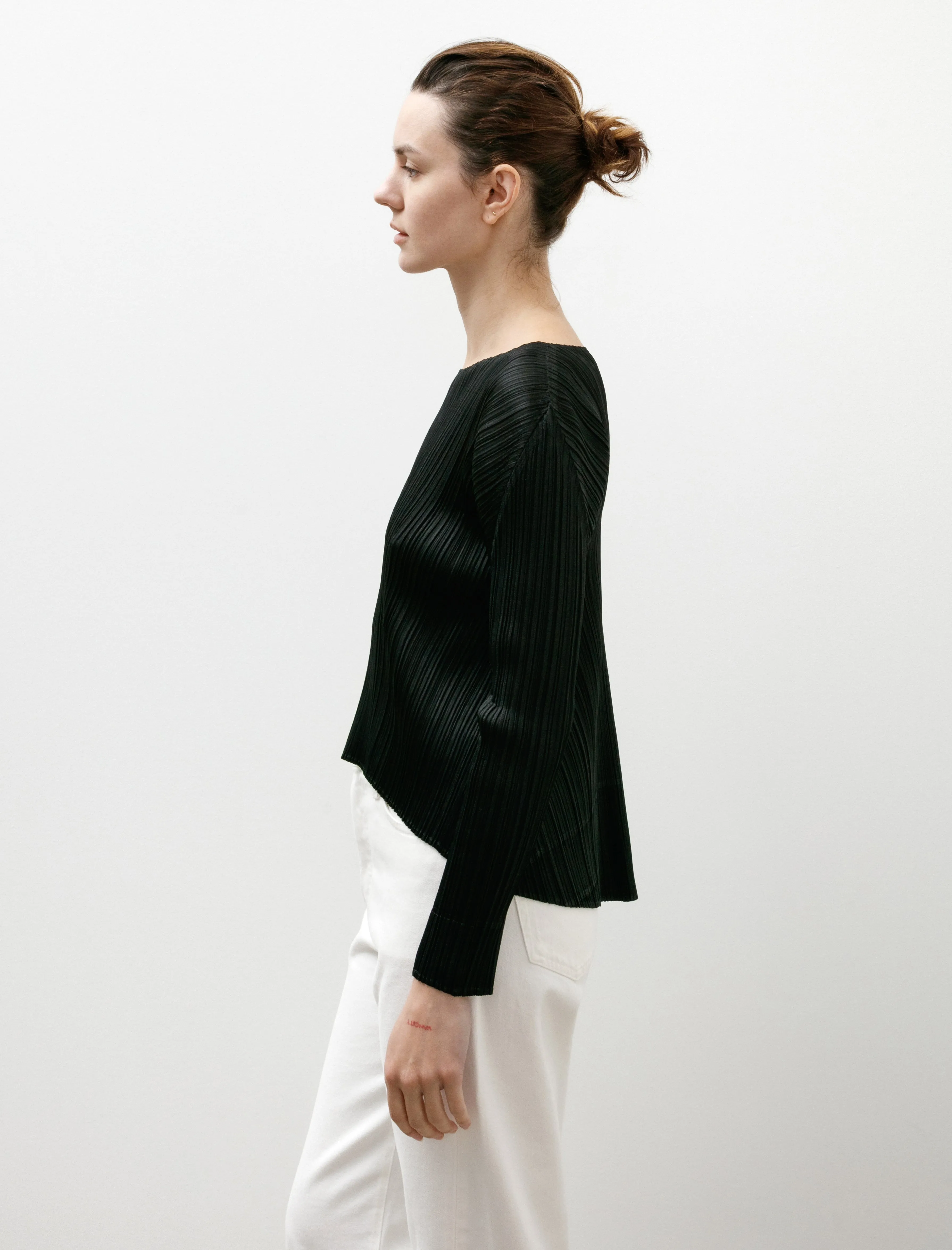 Monthly Colours Curved Hem Top Black sold by SHOP NEIGHBOR product image thumbnail 2