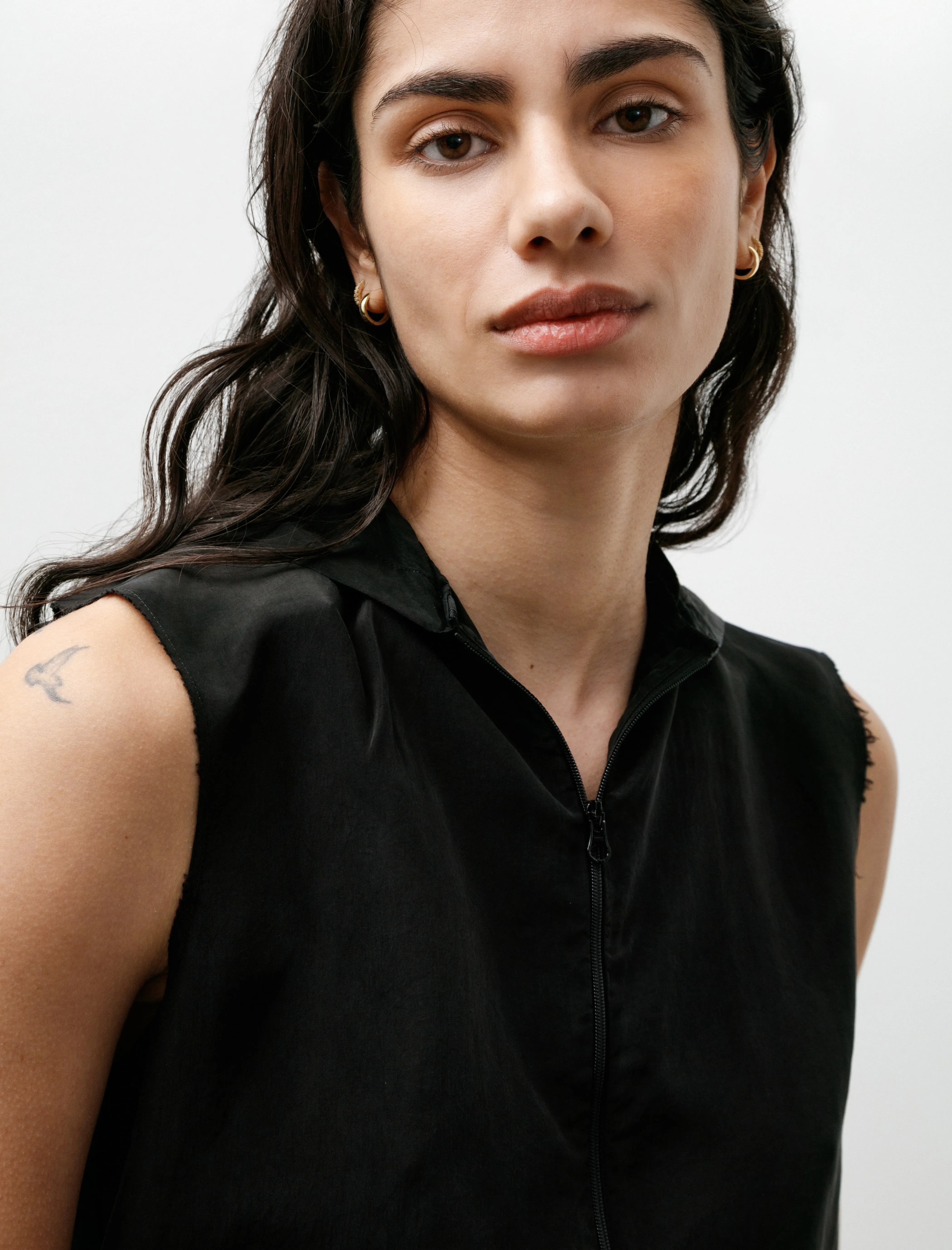 No.335 Cupro Sleeveless Hooded Zipper Top Black sold by SHOP NEIGHBOR product image thumbnail 2