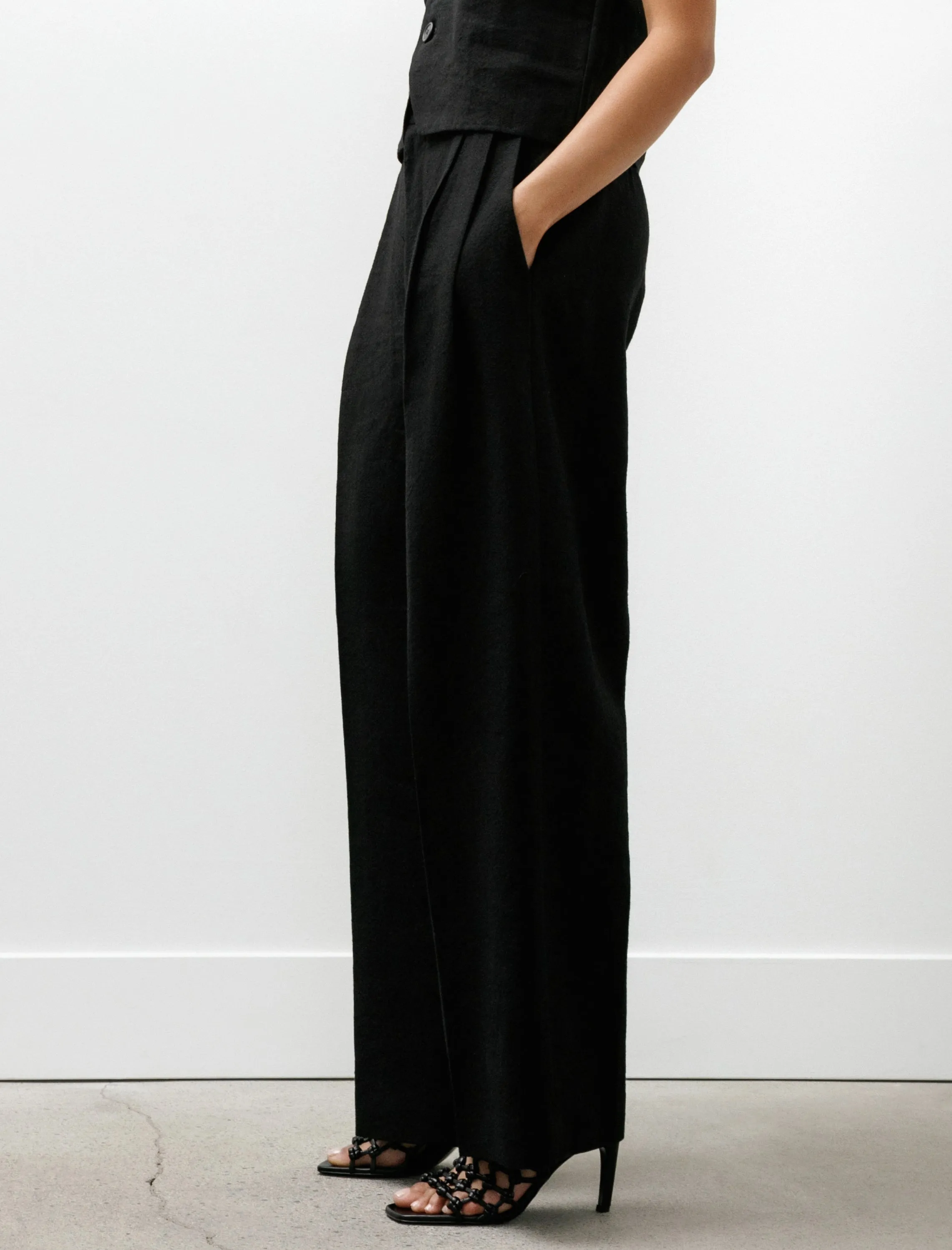 Double Pleated Wide Pants Crepe Black sold by SHOP NEIGHBOR product image thumbnail 4