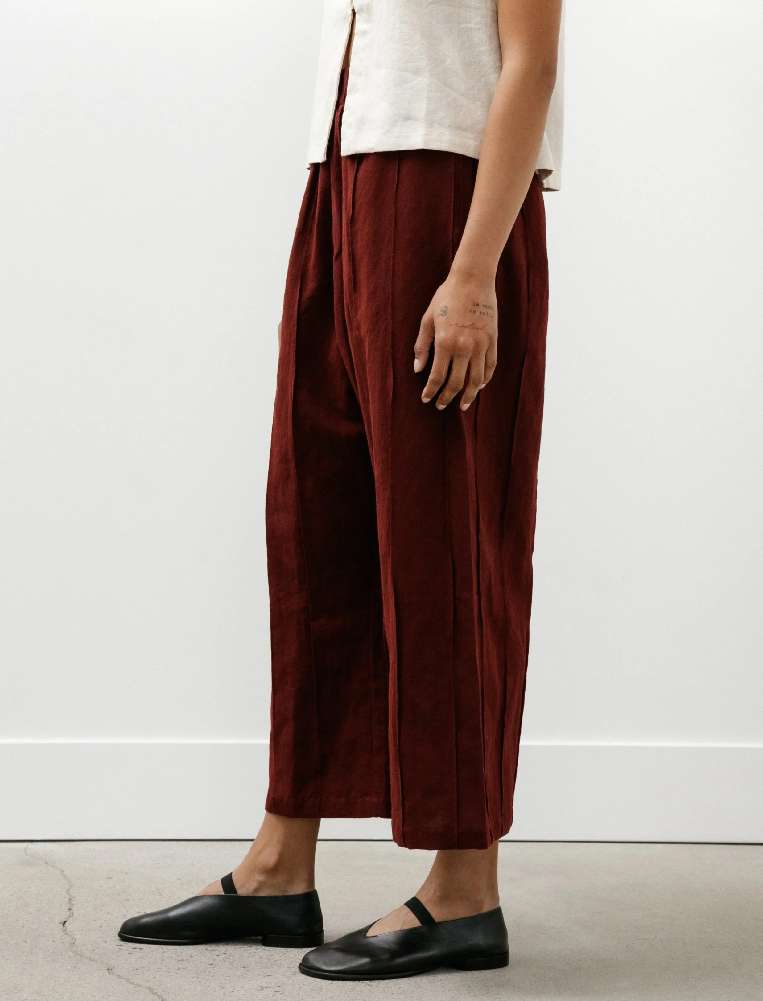 WR20 Pants-3 Tuck Pants Sap Linen sold by SHOP NEIGHBOR product image thumbnail 4