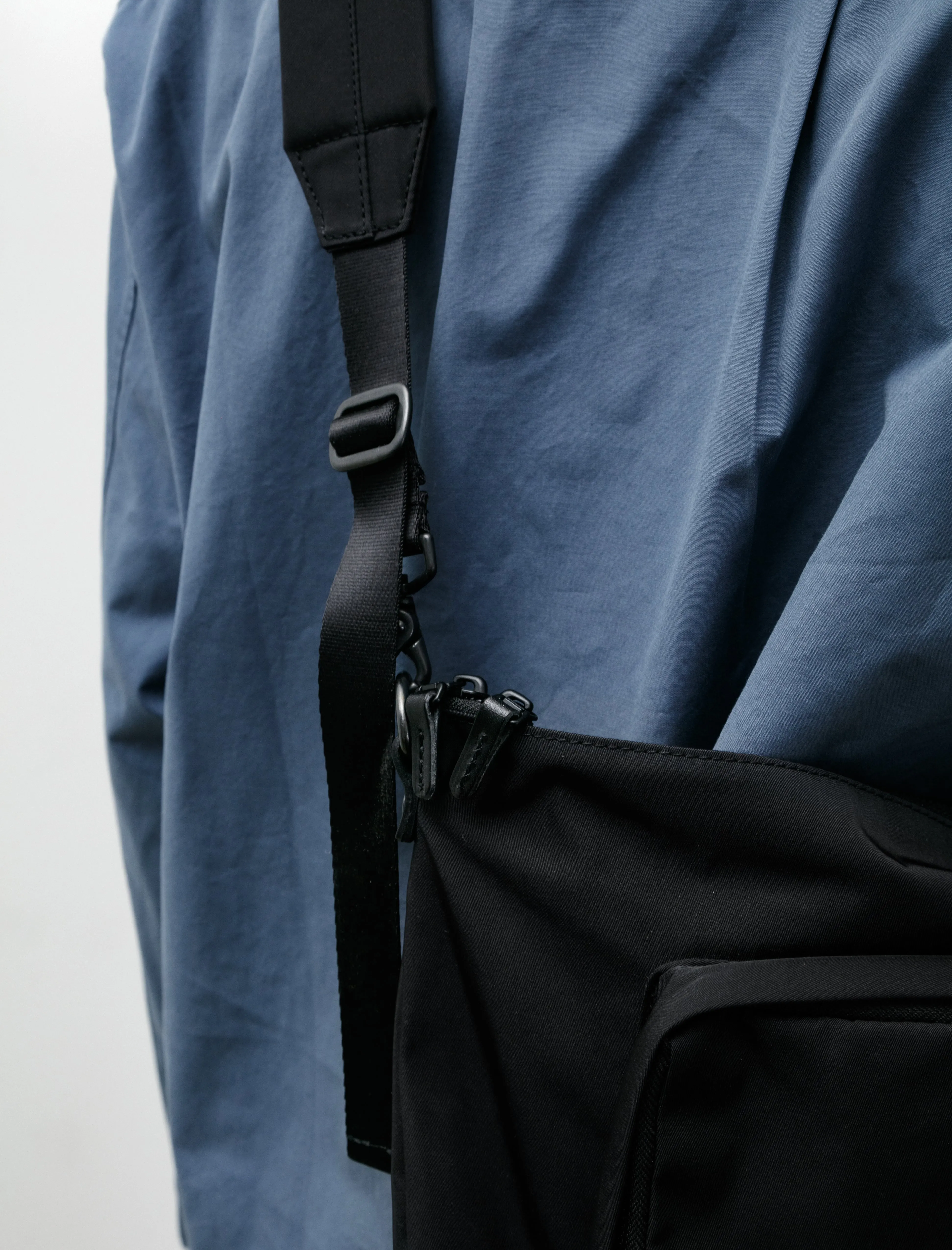 Gabardine Bodyback M Black sold by SHOP NEIGHBOR product image thumbnail 2