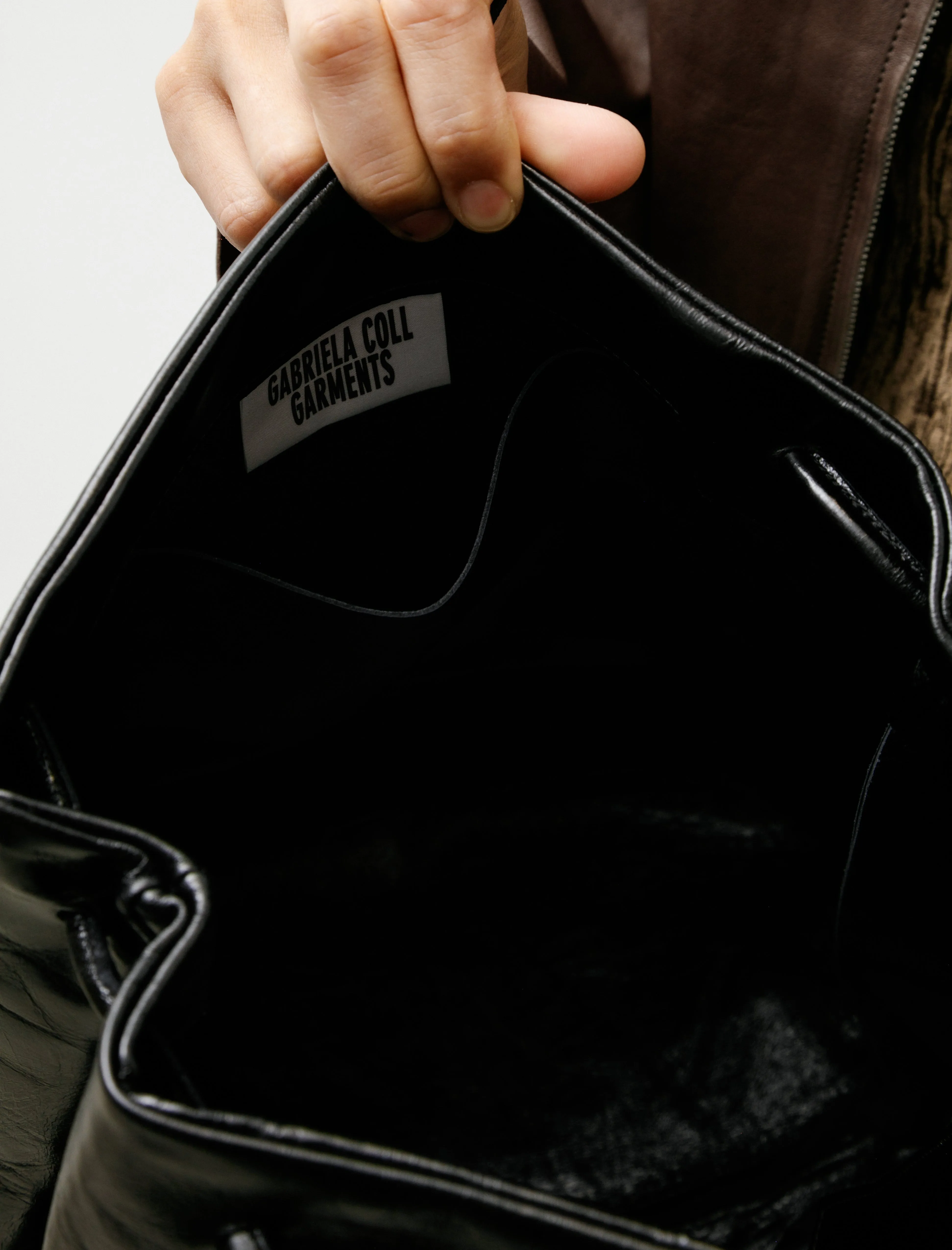 No.17 Leather Hoof Bag Black Calfskin sold by SHOP NEIGHBOR product image thumbnail 5