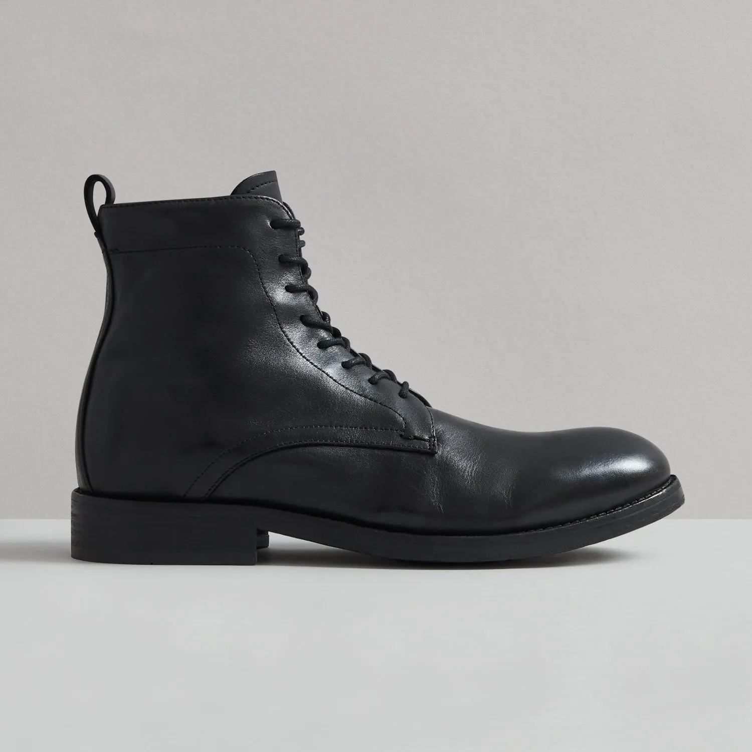 CEDAR BLACK DRUM DYE BOOT sold by Hudson Shoes