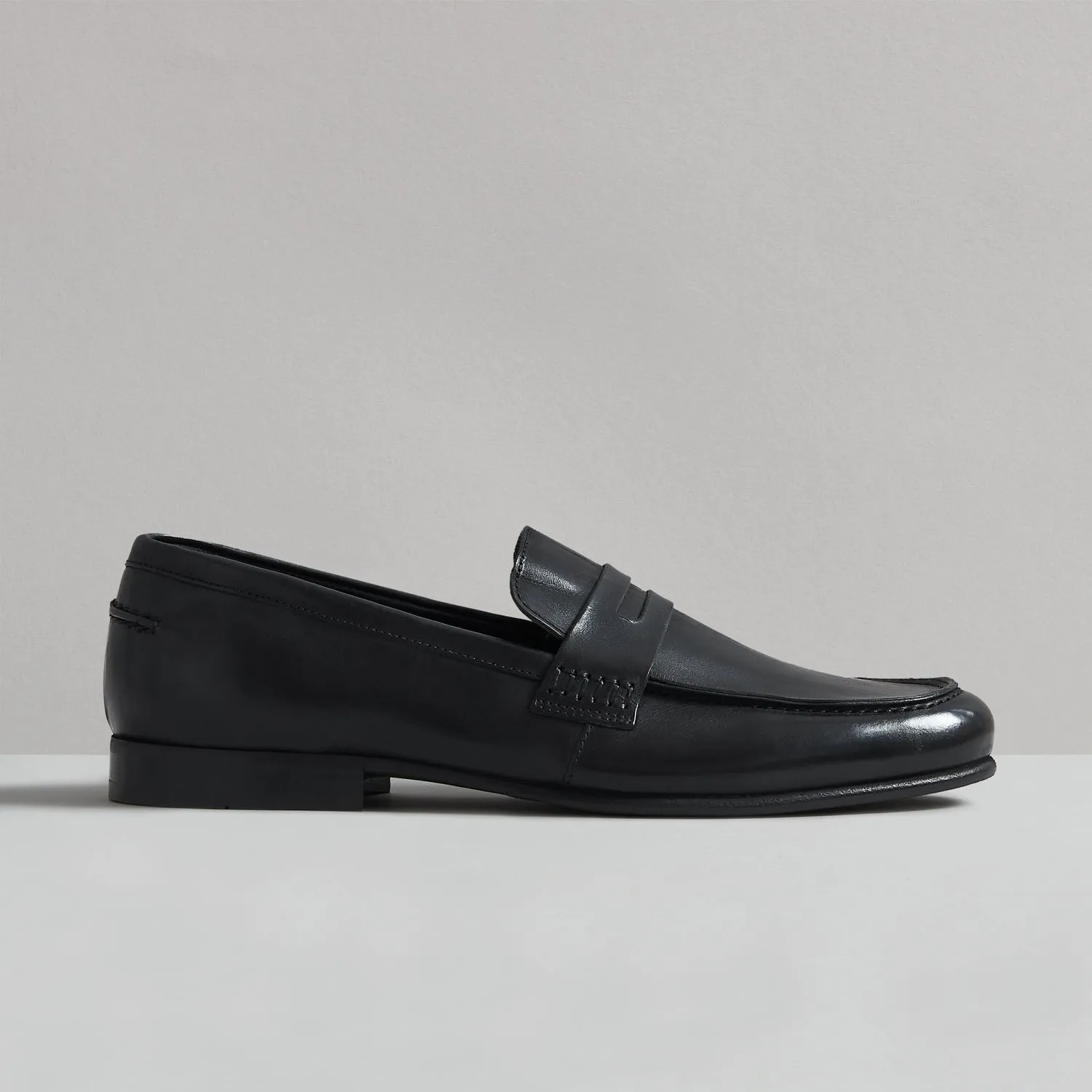 LEON BLACK VEG TAN LOAFER sold by Hudson Shoes