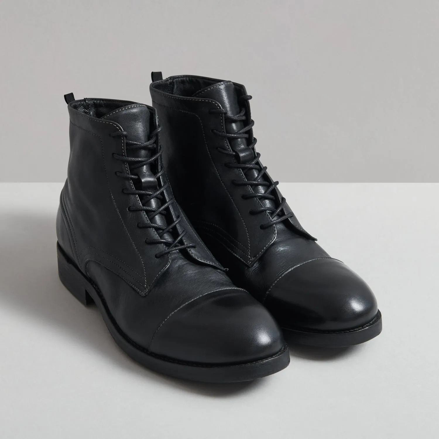 PALMER BLACK DRUM DYE BOOT sold by Hudson Shoes product image thumbnail 2