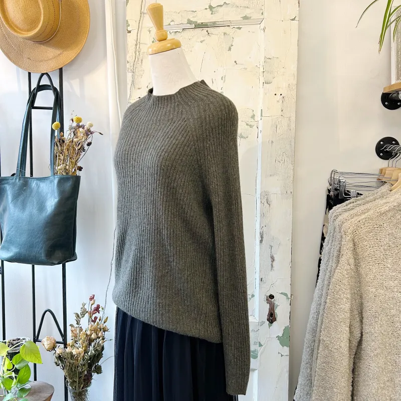 Naïf // Bara Sweater Army Green sold by Coal Miner's Daughter