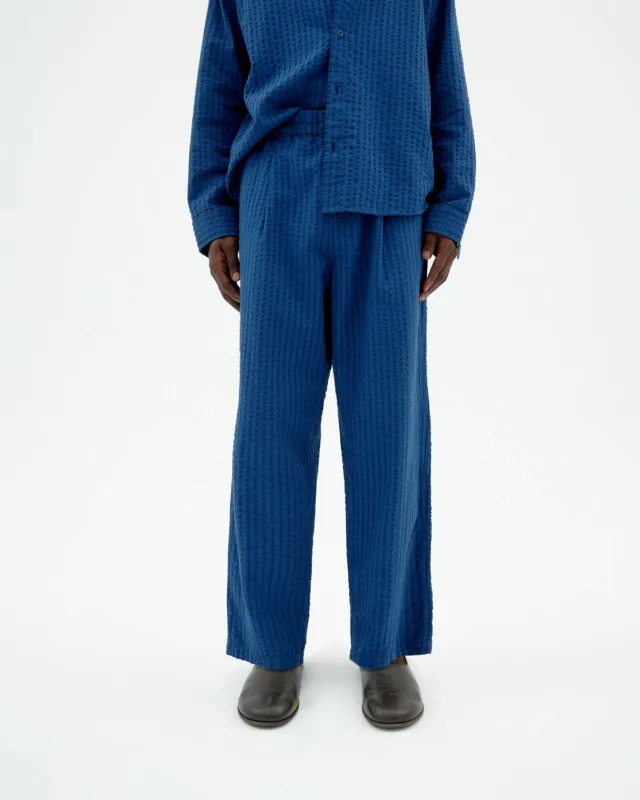 Pantalón loose seersucker azul Luc sold by Thinking Mu