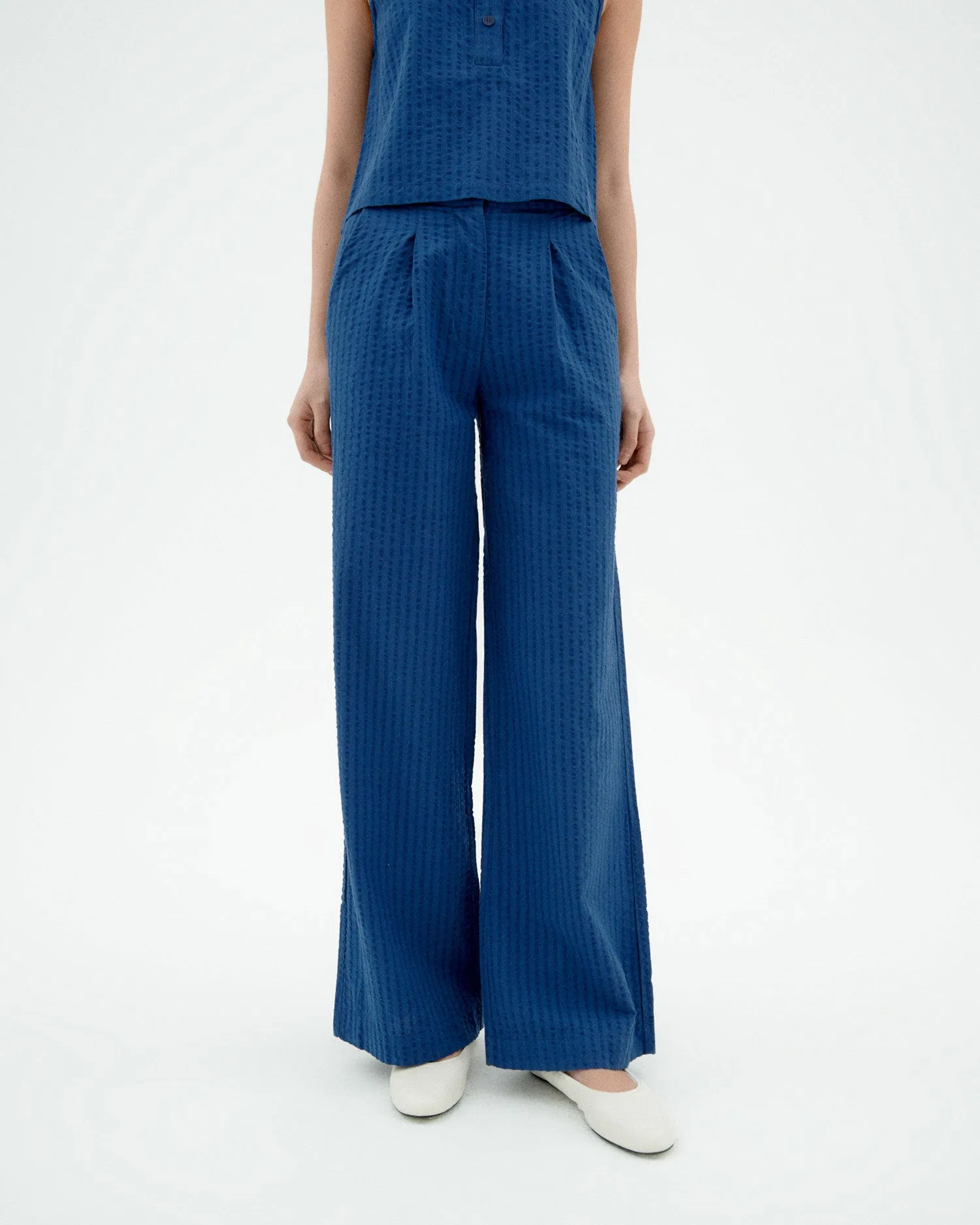 Pantalón wide leg seersucker azul Manolita sold by Thinking Mu