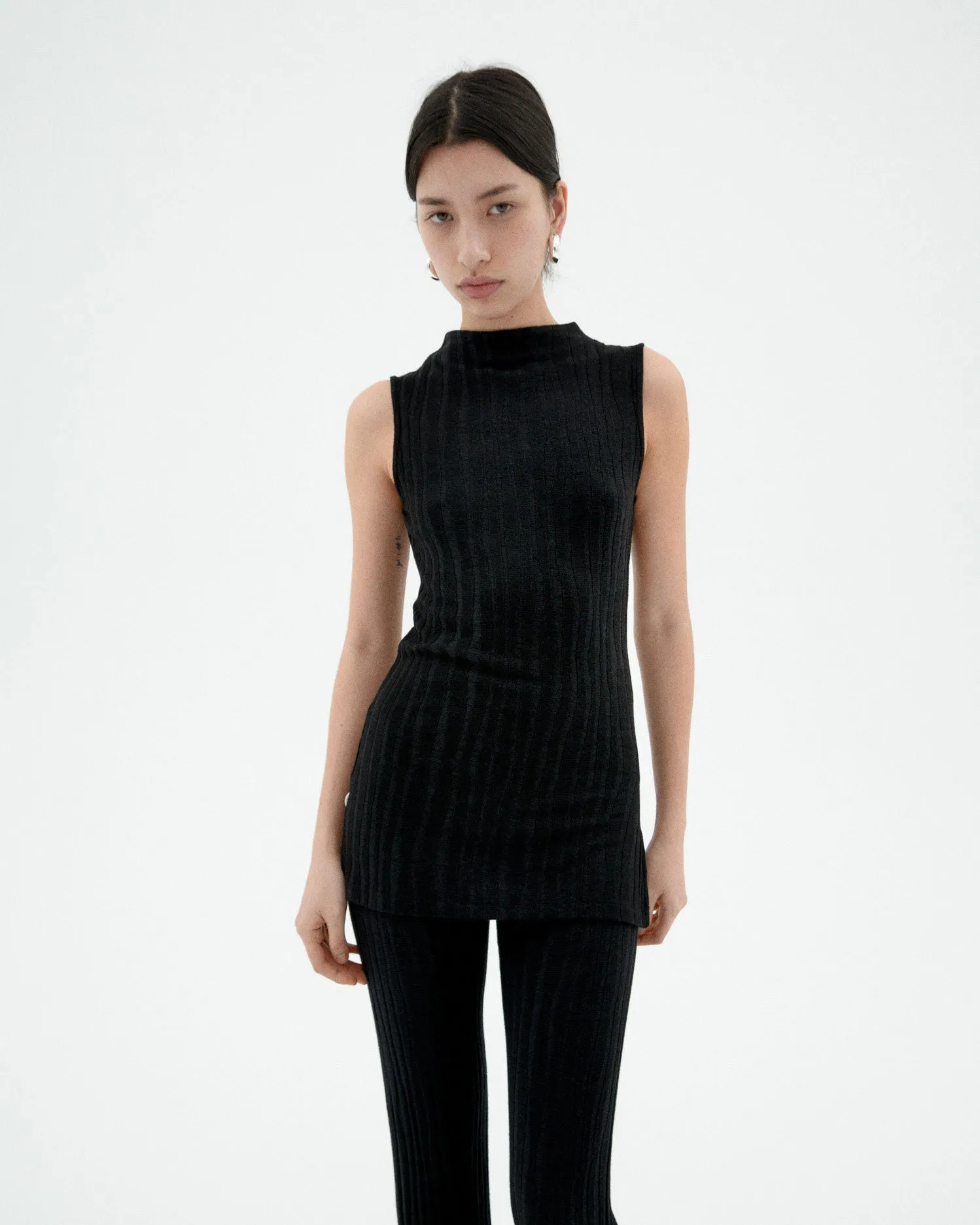 Top punto negro Ecovero Velita sold by Thinking Mu