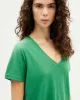 Camiseta ligera verde hemp Clavel sold by Thinking Mu