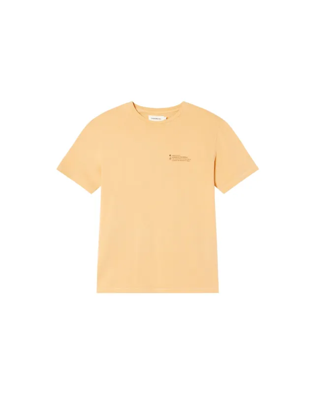 Camiseta Tagetes tinte natural hombre made by Thinking Mu