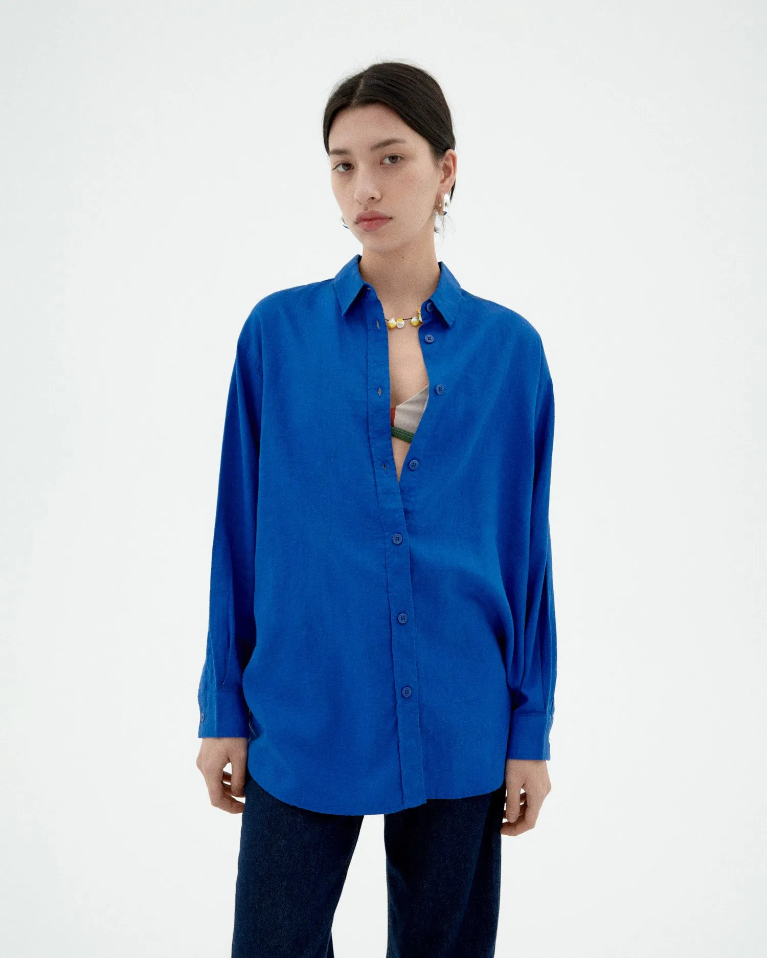 Blusa loose azul hemp Gia sold by Thinking Mu