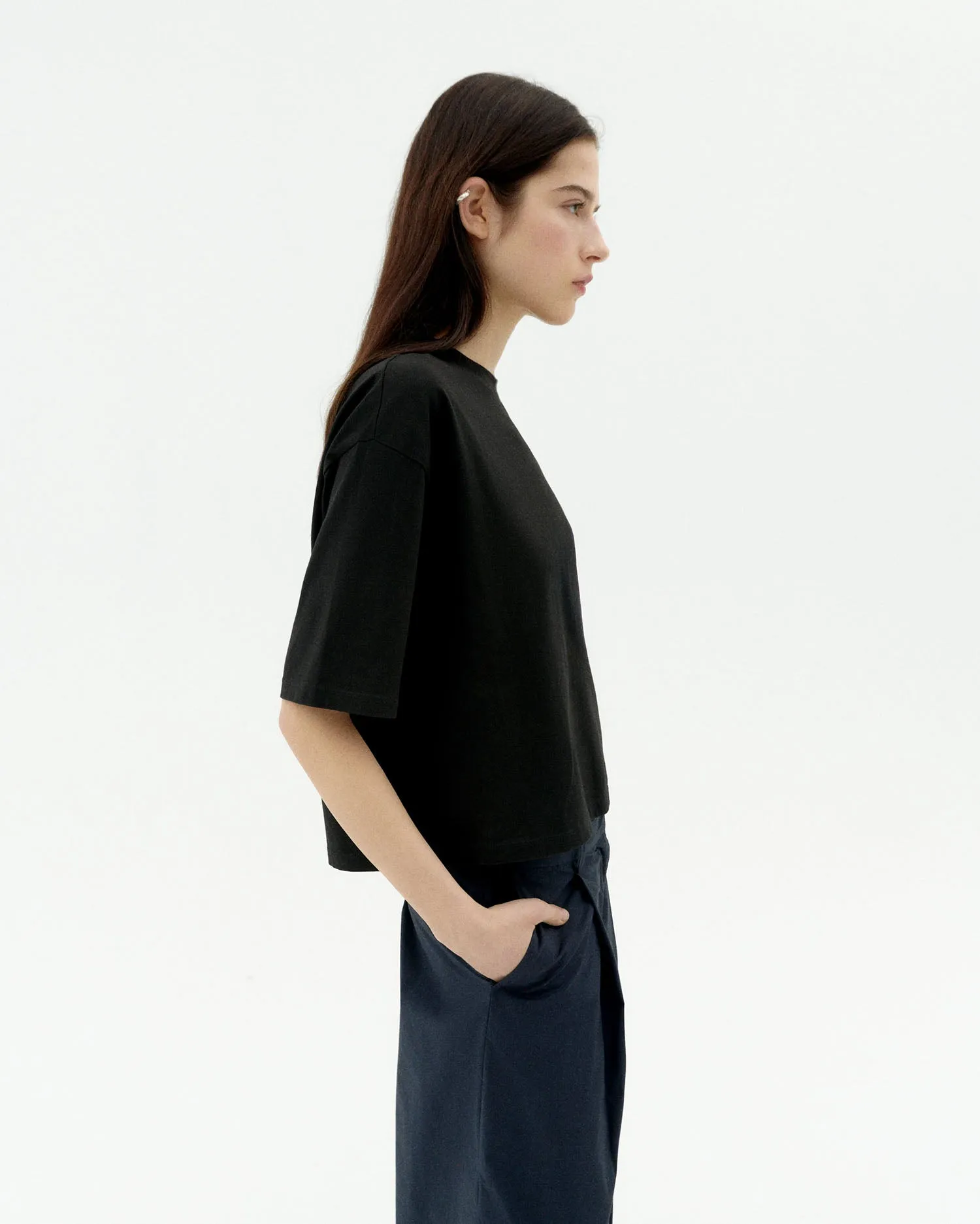 Camiseta oversize negra Lena sold by Thinking Mu product image thumbnail 3