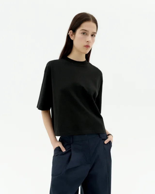 Camiseta oversize negra Lena sold by Thinking Mu