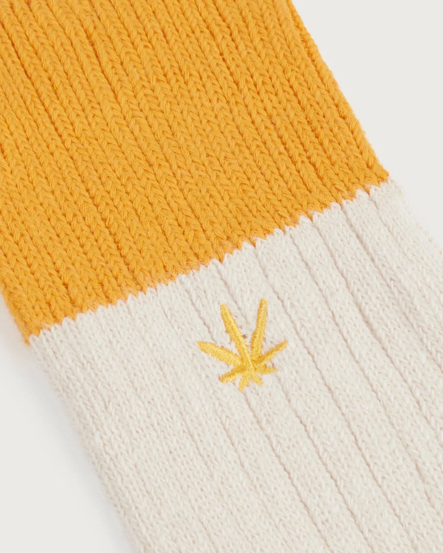 Calcetines amarillos hemp Peu sold by Thinking Mu product image thumbnail 2