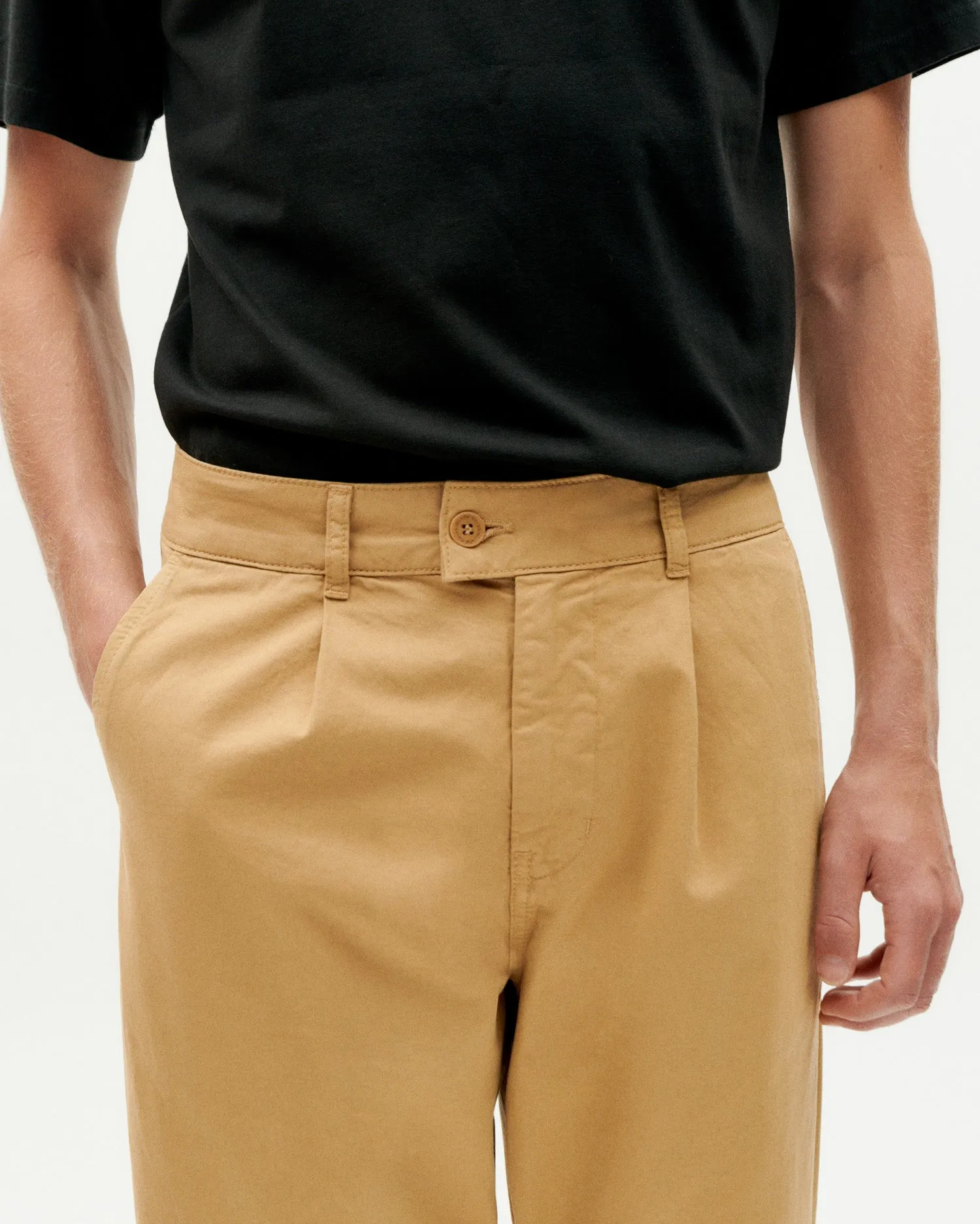 Pantalón relaxed pinza beige Wotan sold by Thinking Mu product image thumbnail 3