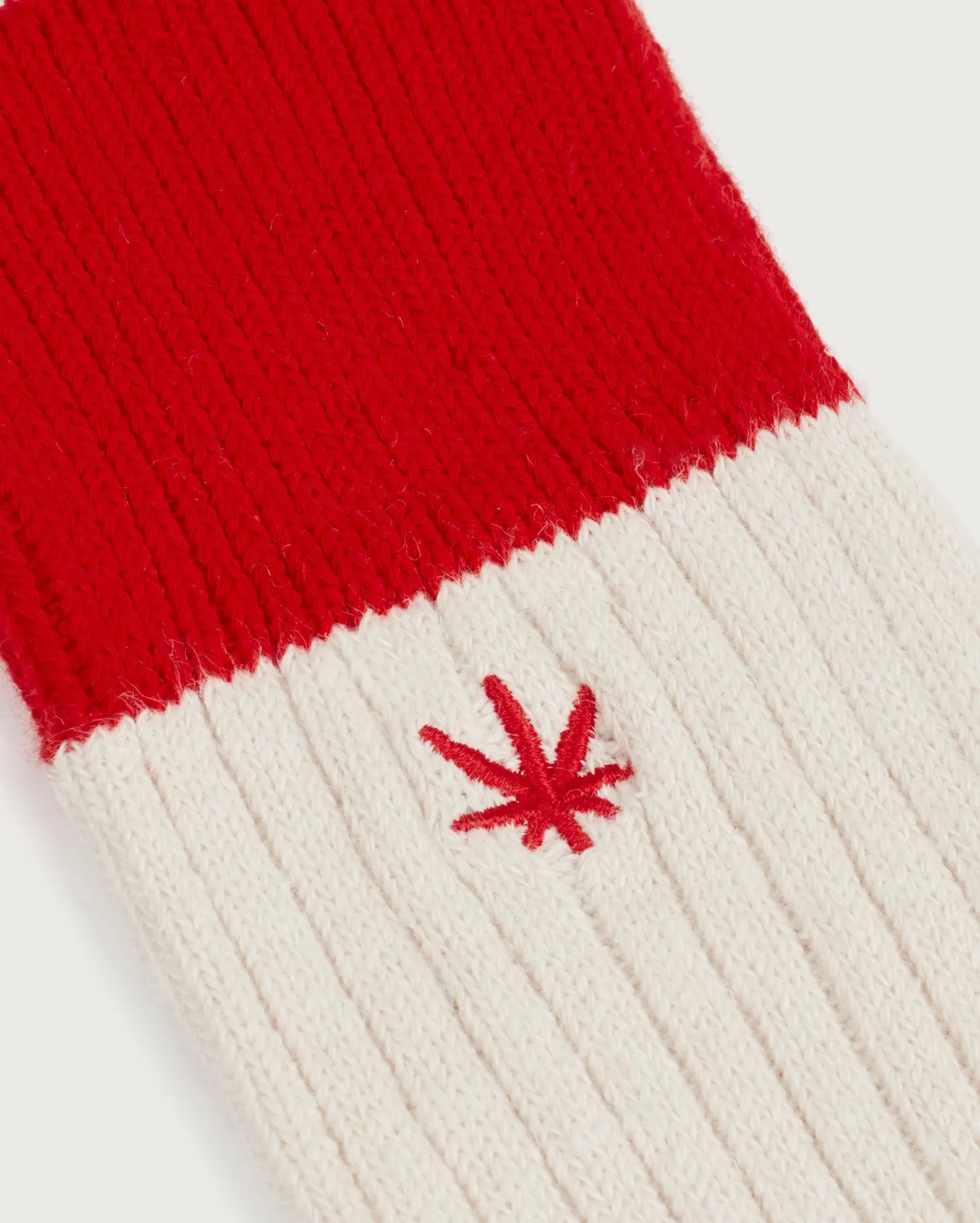 Calcetines rojos hemp Peu sold by Thinking Mu product image thumbnail 2