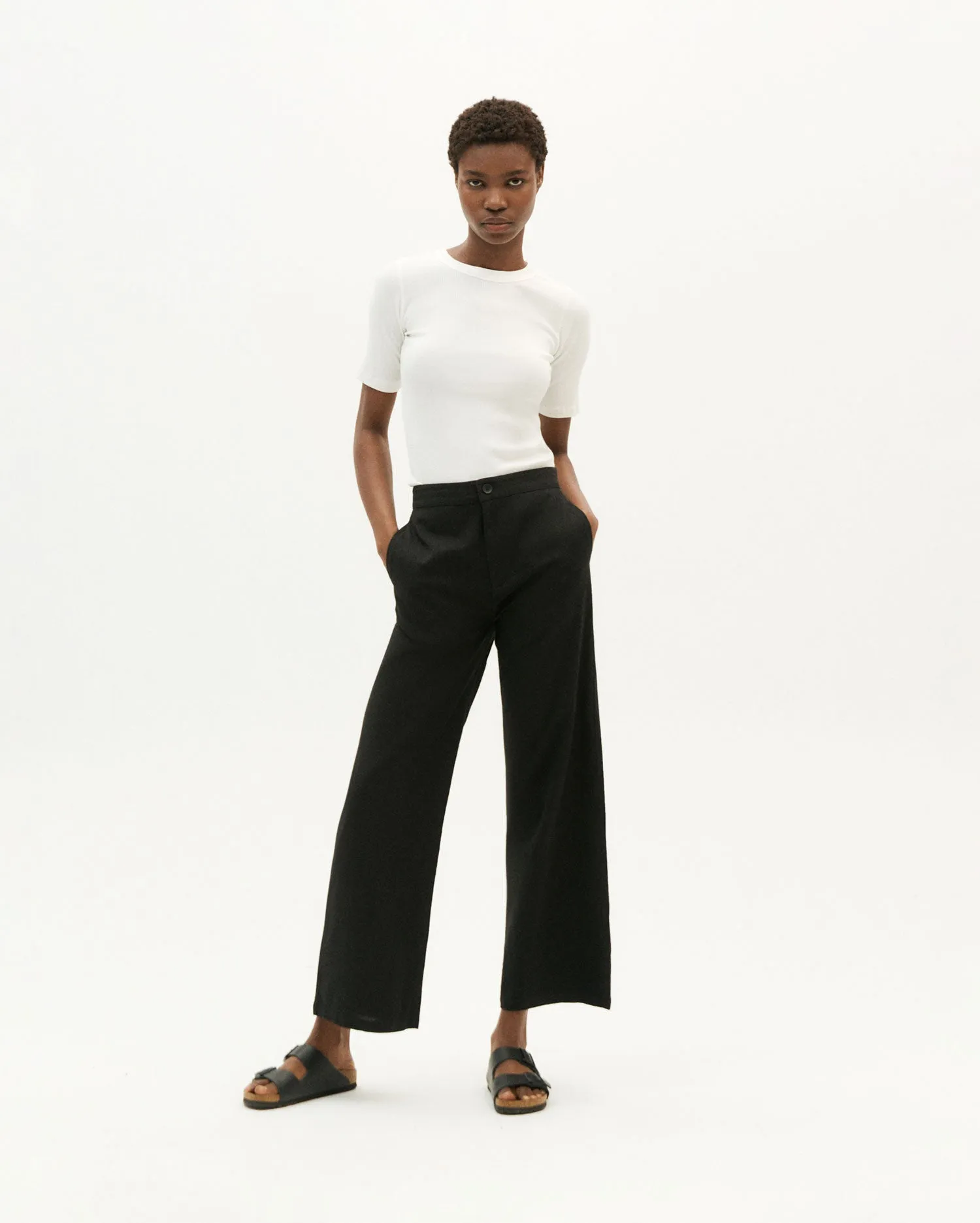 Pantalón tiro alto negro Karina sold by Thinking Mu