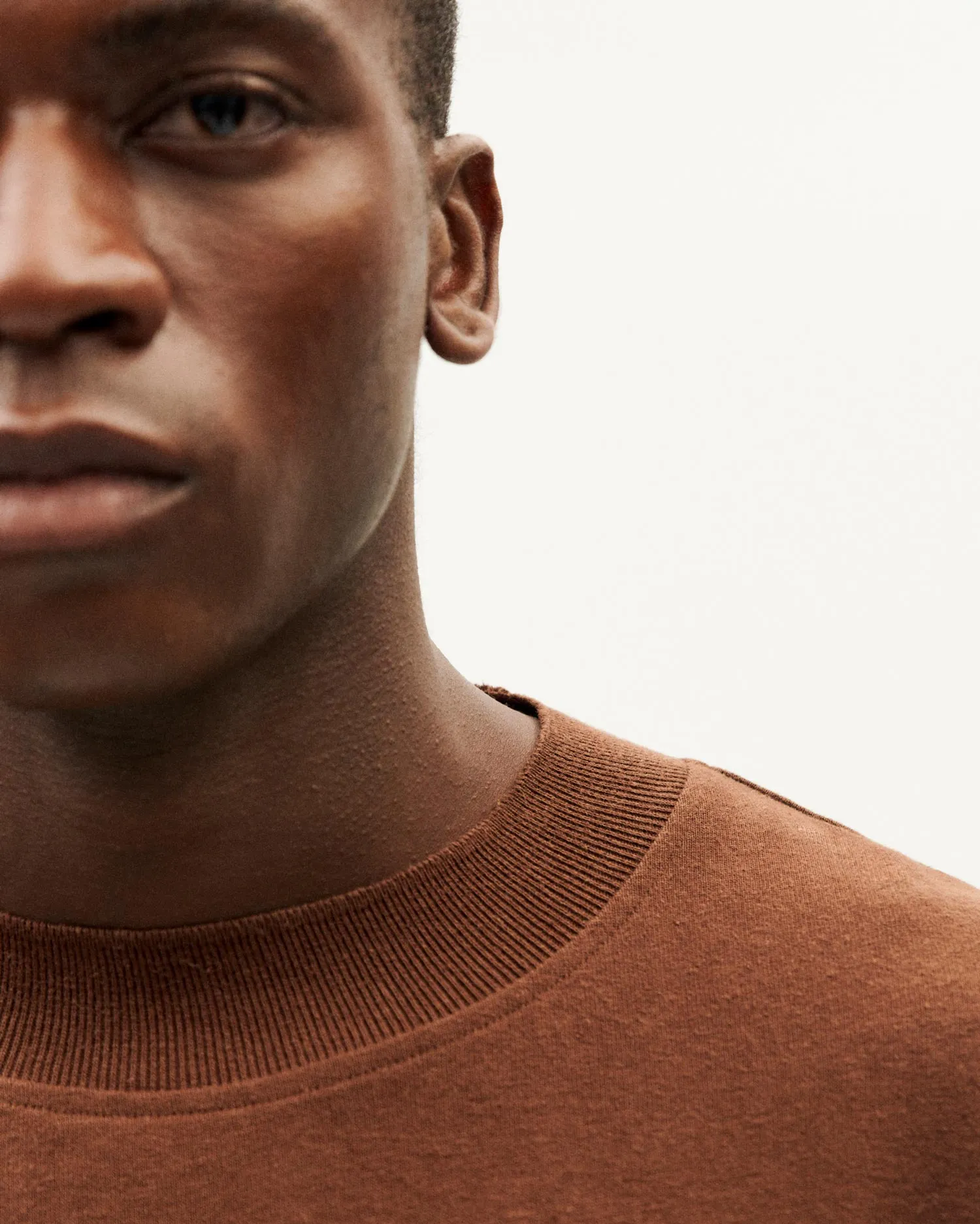 Camiseta gruesa marrón hemp Doug sold by Thinking Mu product image thumbnail 3