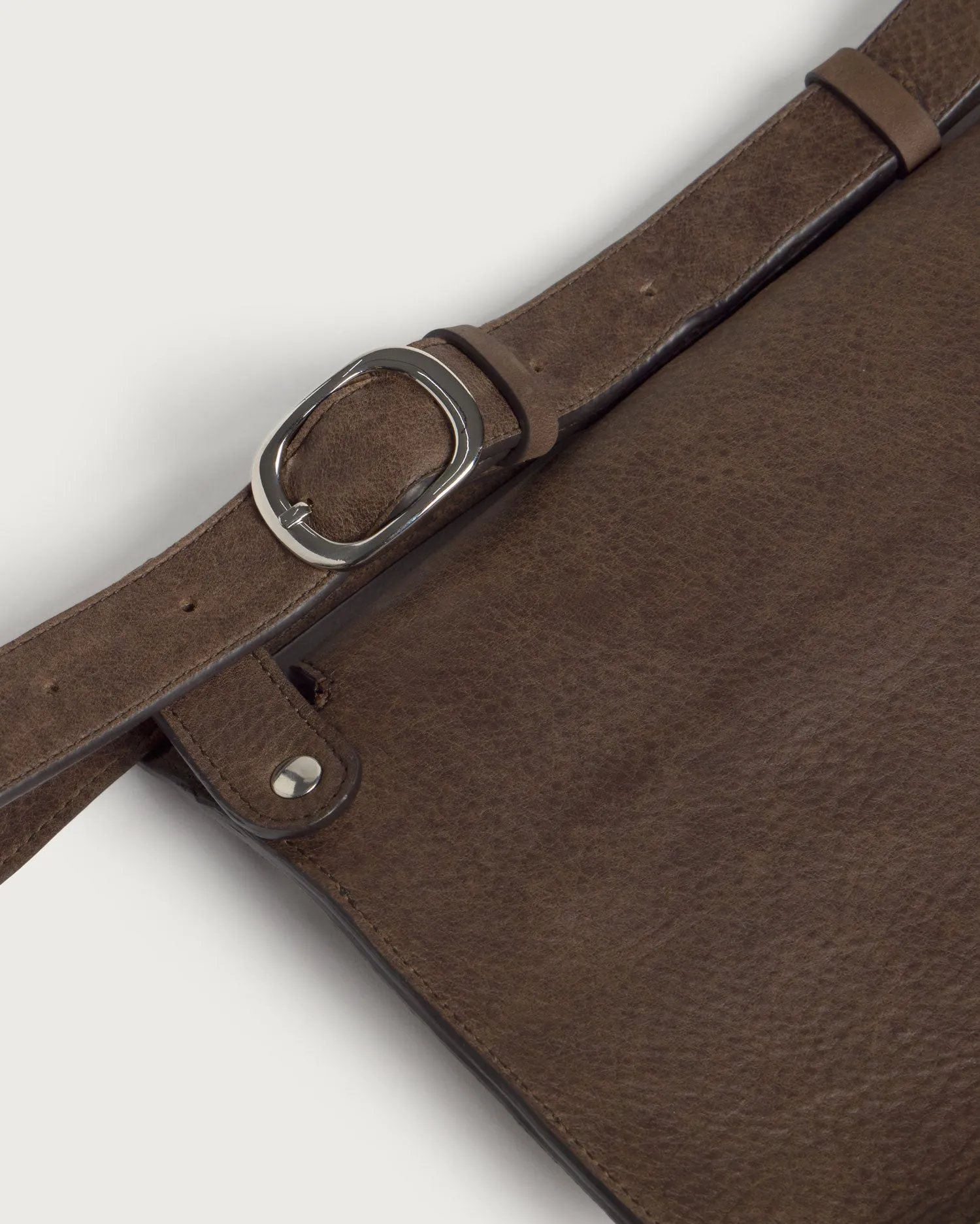 Riñonera marrón piel Brick sold by Thinking Mu product image thumbnail 5