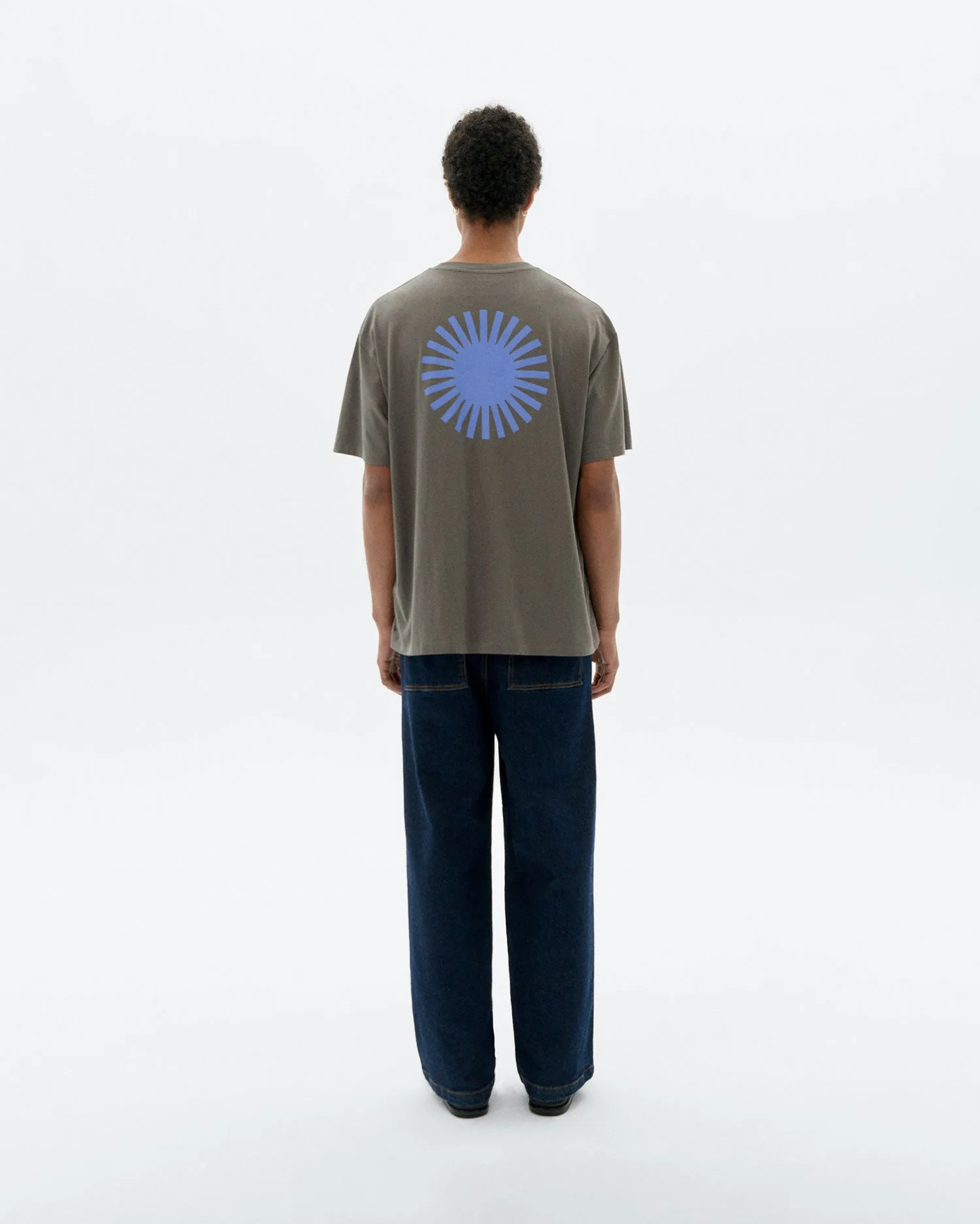 Camiseta gris sol espalda azul Aaron sold by Thinking Mu product image thumbnail 4