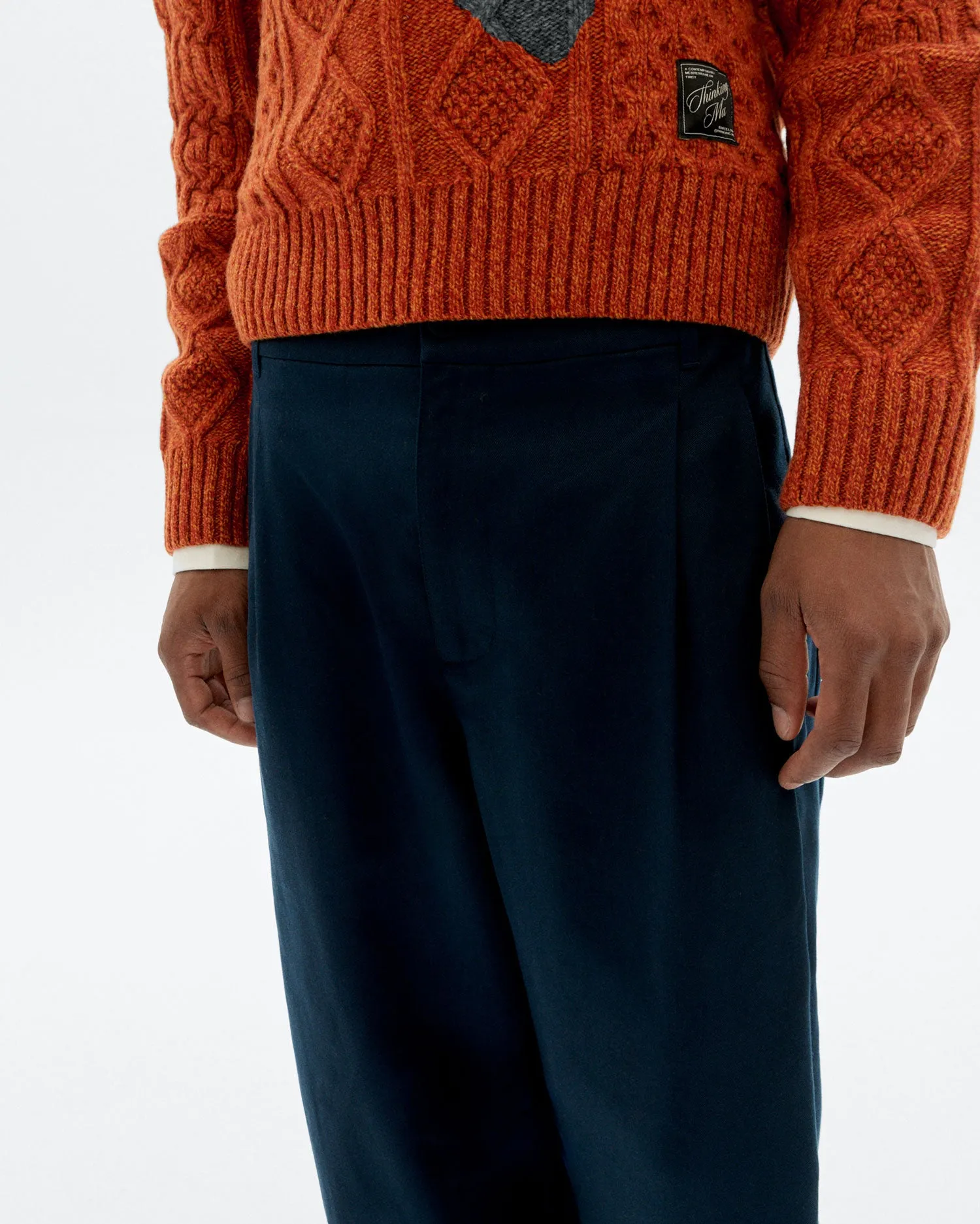 Pantalón carrot pinza Sigurd sold by Thinking Mu product image thumbnail 3