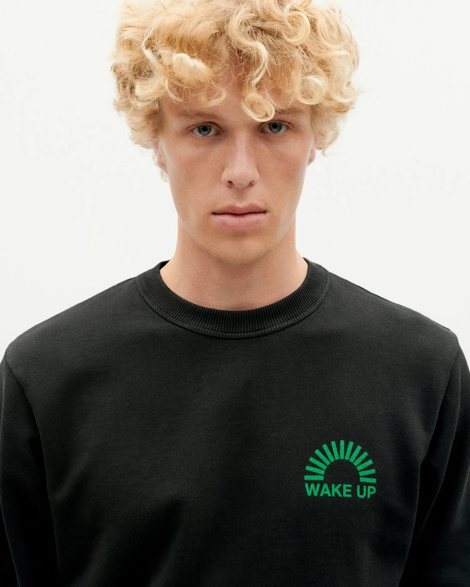 Sudadera negra Wake up sold by Thinking Mu product image thumbnail 3