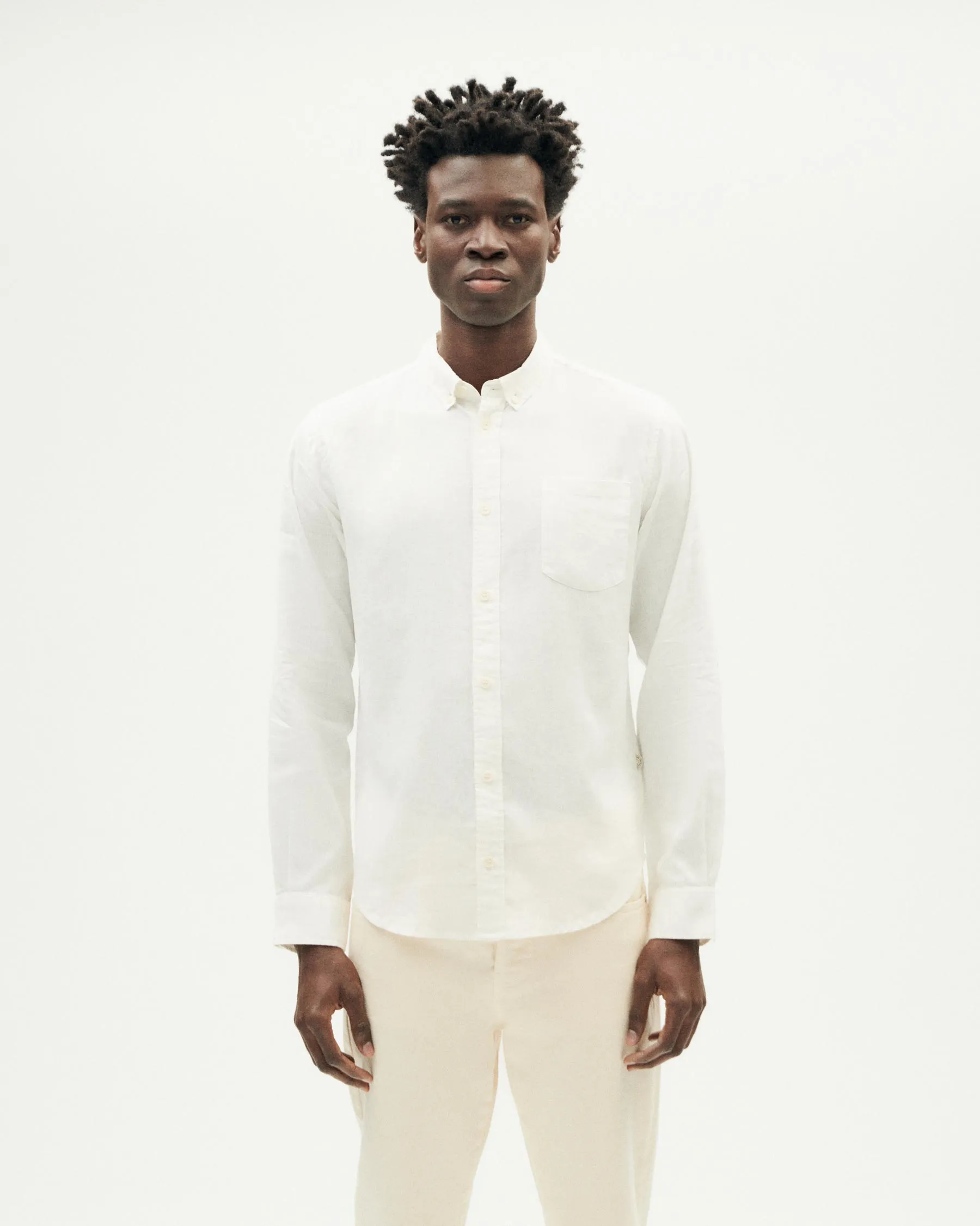 Camisa blanca hemp Ant sold by Thinking Mu
