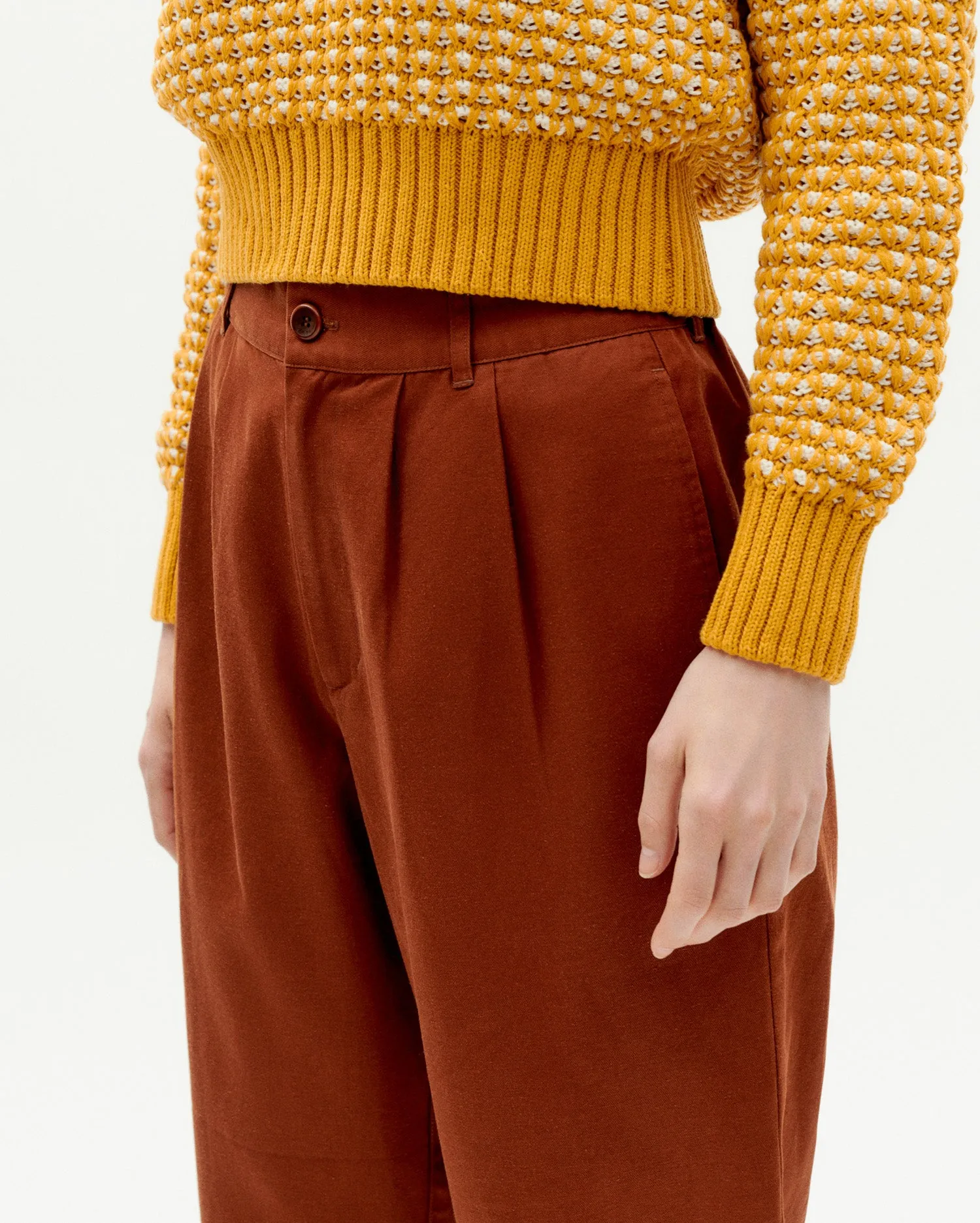 Pantalón marrón hemp Rina sold by Thinking Mu product image thumbnail 3