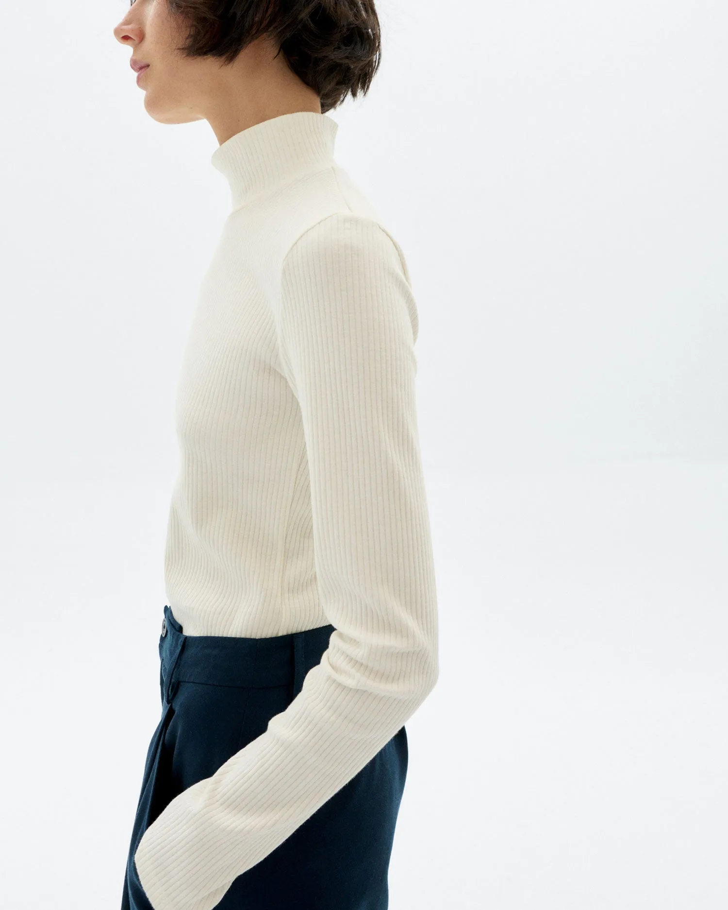 Top cuello alto blanco hemp Aine sold by Thinking Mu product image thumbnail 5