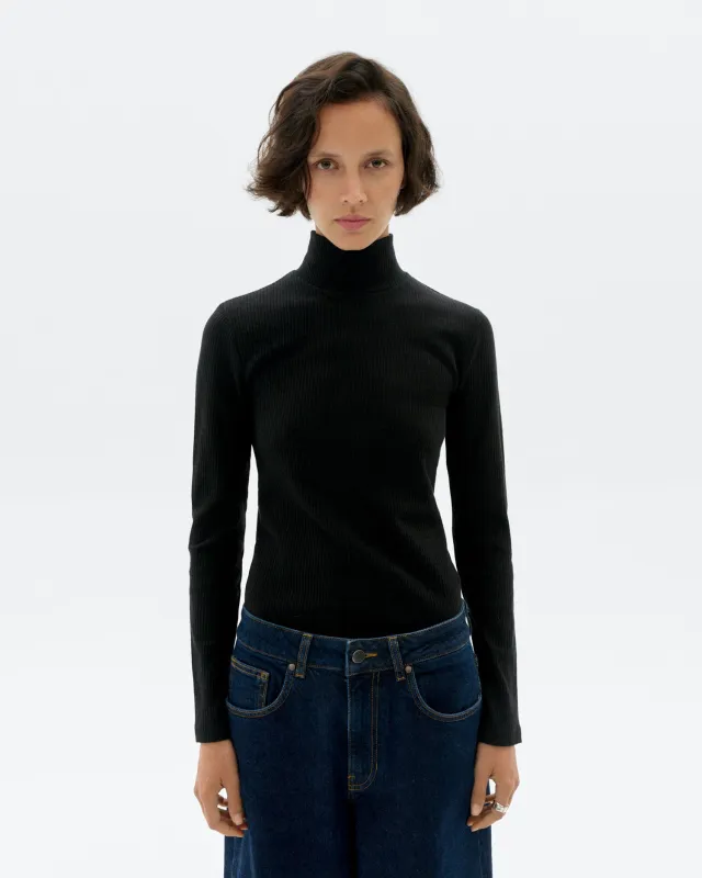 Top cuello alto negro hemp Aine sold by Thinking Mu