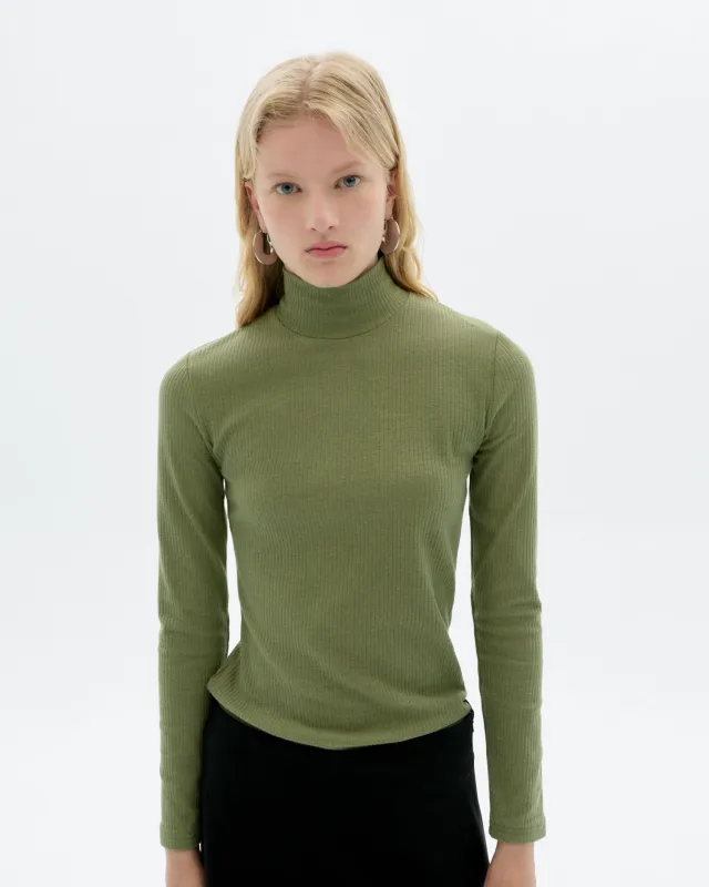 Top cuello alto verde hemp Aine sold by Thinking Mu