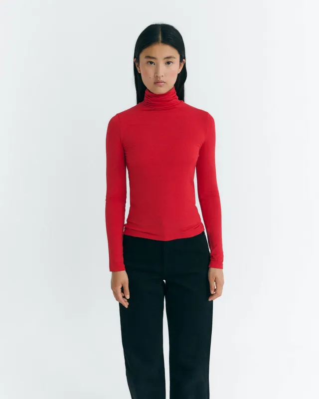 Top cuello alto rojo cashmere Noe sold by Thinking Mu