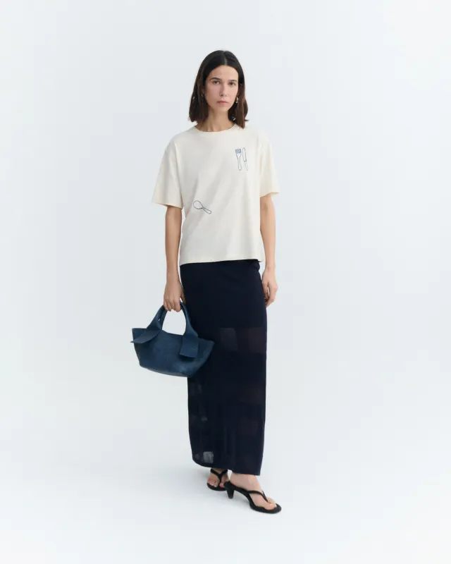 Camiseta bordado a mano coberts Lucia sold by Thinking Mu