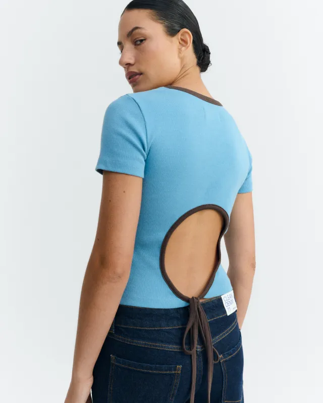 Top slim azul lazo abertura espalda Rio made by Thinking Mu