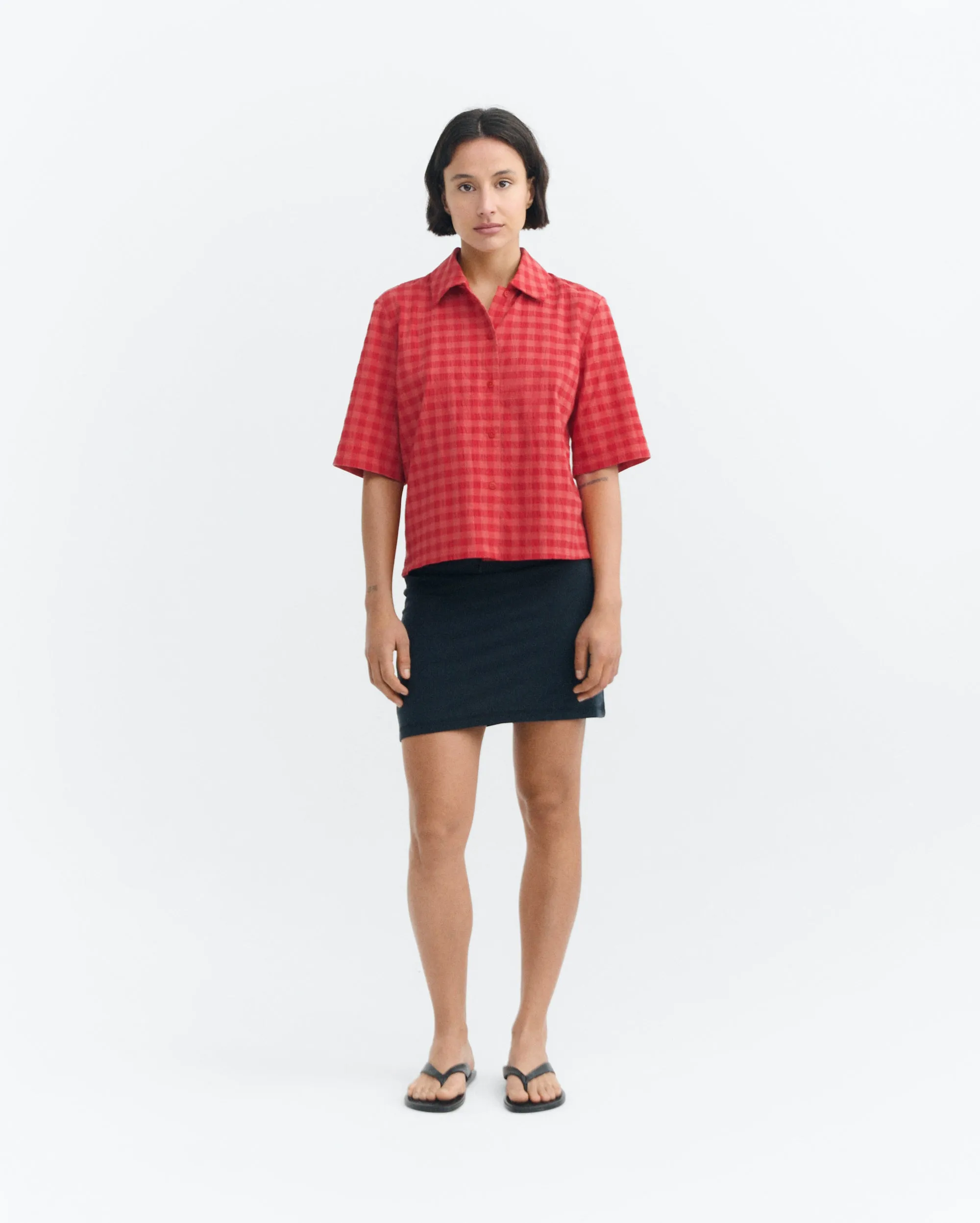 Blusa seersucker roja Ane sold by Thinking Mu