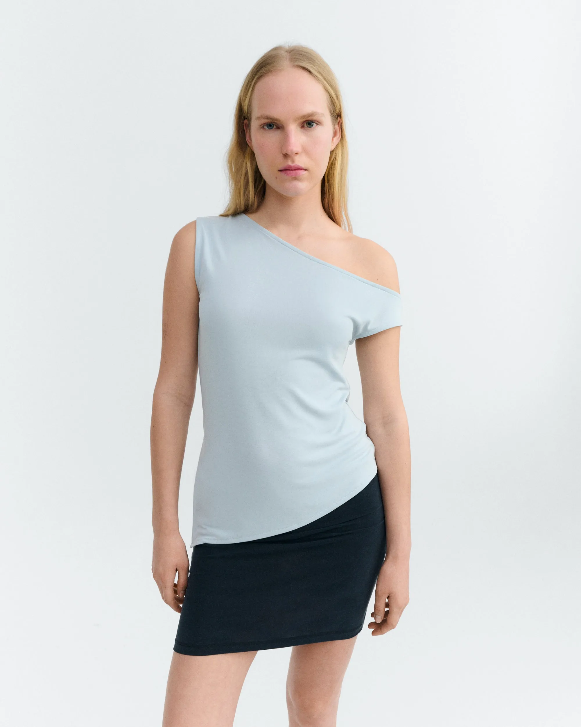 Top azul asimétrico Zohar sold by Thinking Mu product image thumbnail 2