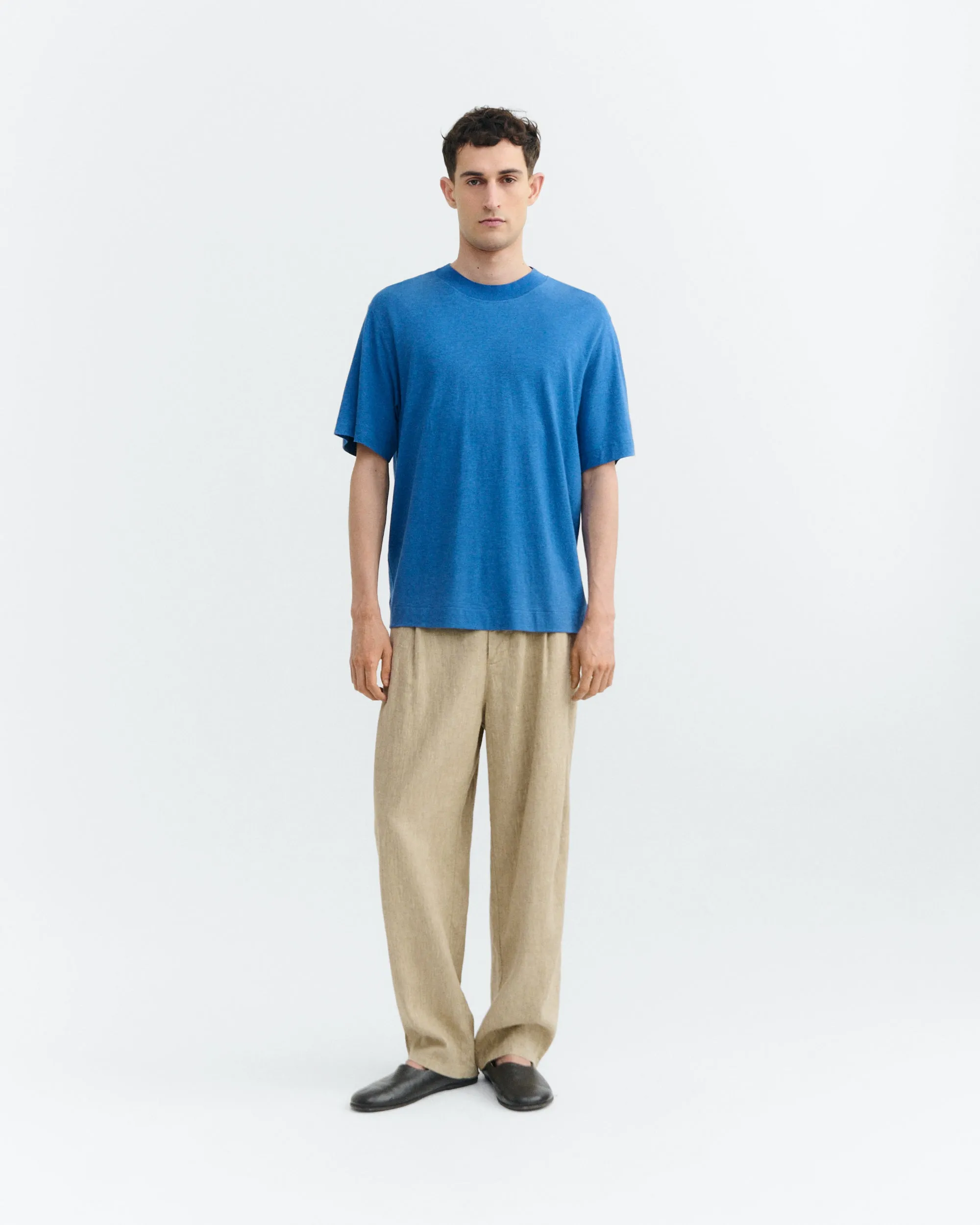 Camiseta azul hemp Roy sold by Thinking Mu