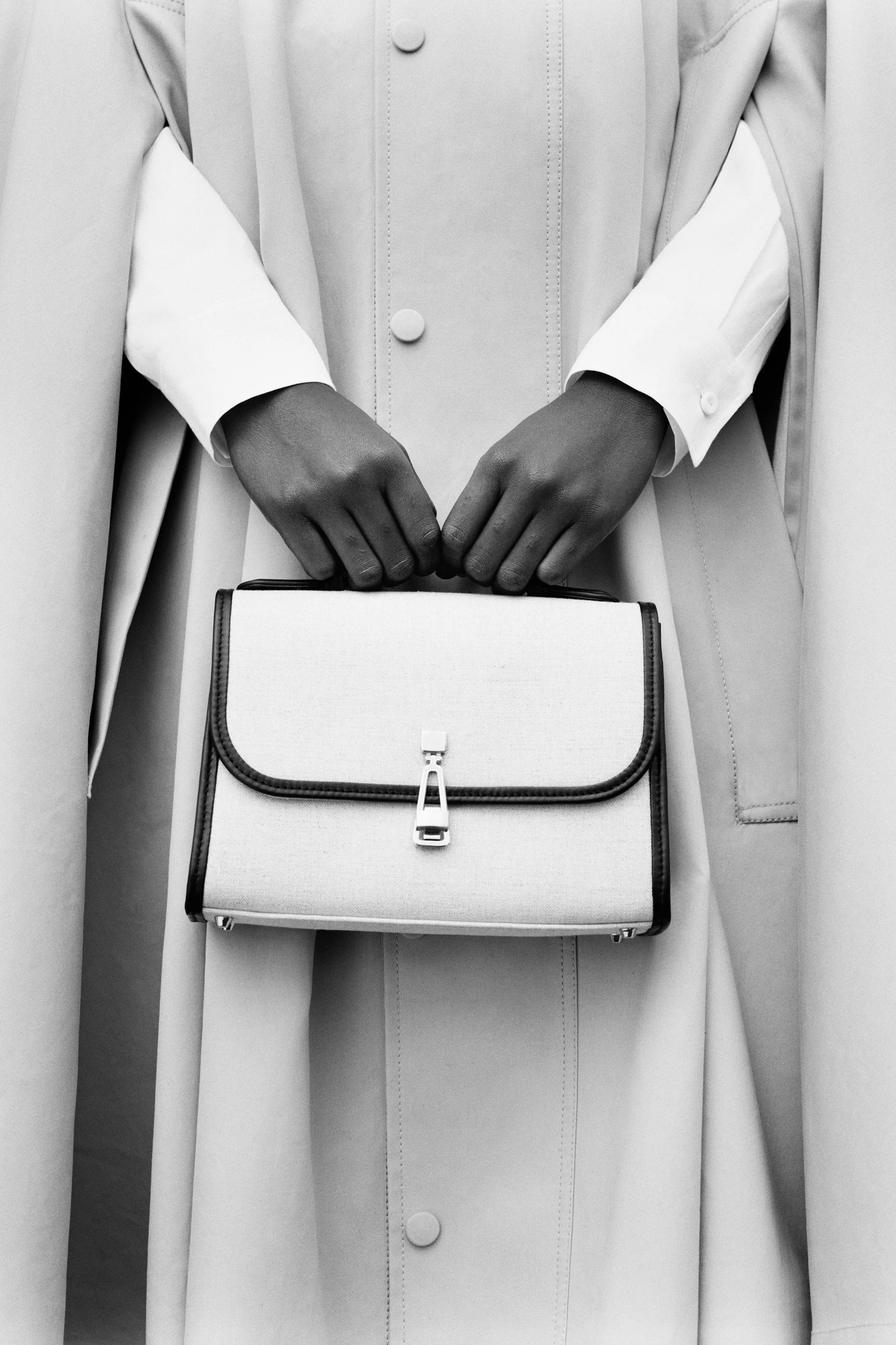 Medium Leonora Flap Bag in Beige Linen sold by Gabriela Hearst product image thumbnail 2