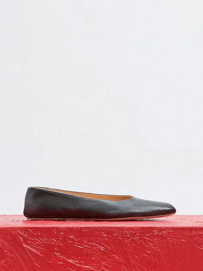Andre Ballerina Flat Shoe in Black Leather sold by Gabriela Hearst product image thumbnail 2
