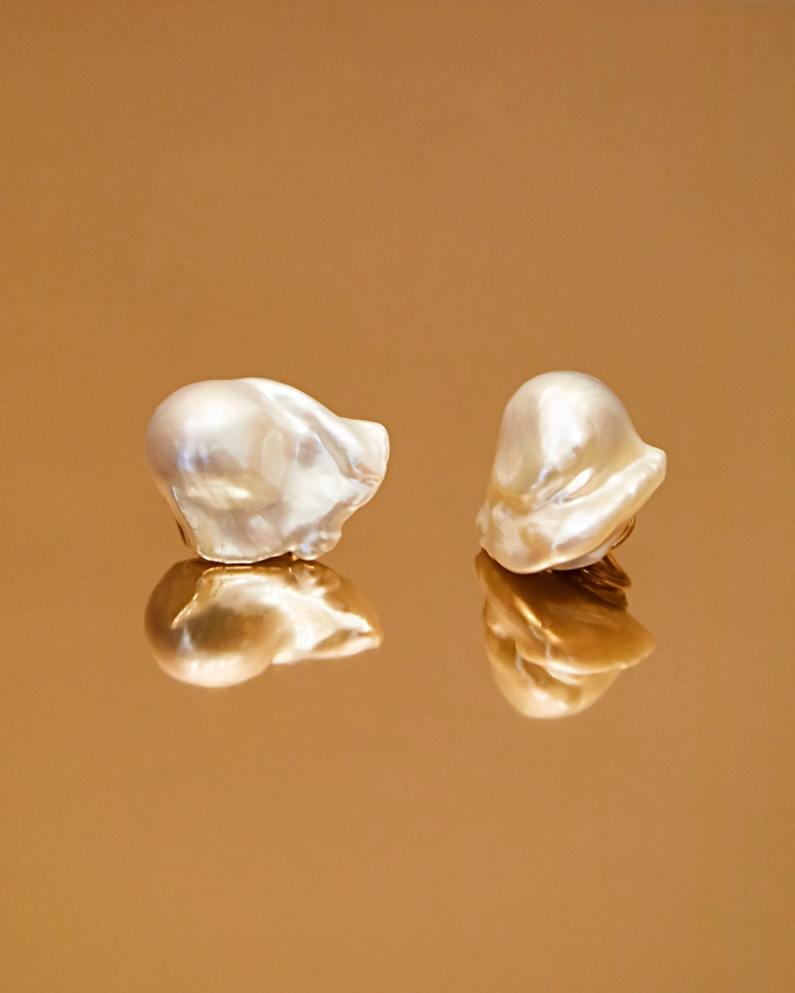 Earrings in Baroque Freshwater Pearl & 18K Yellow Gold sold by Gabriela Hearst product image thumbnail 4